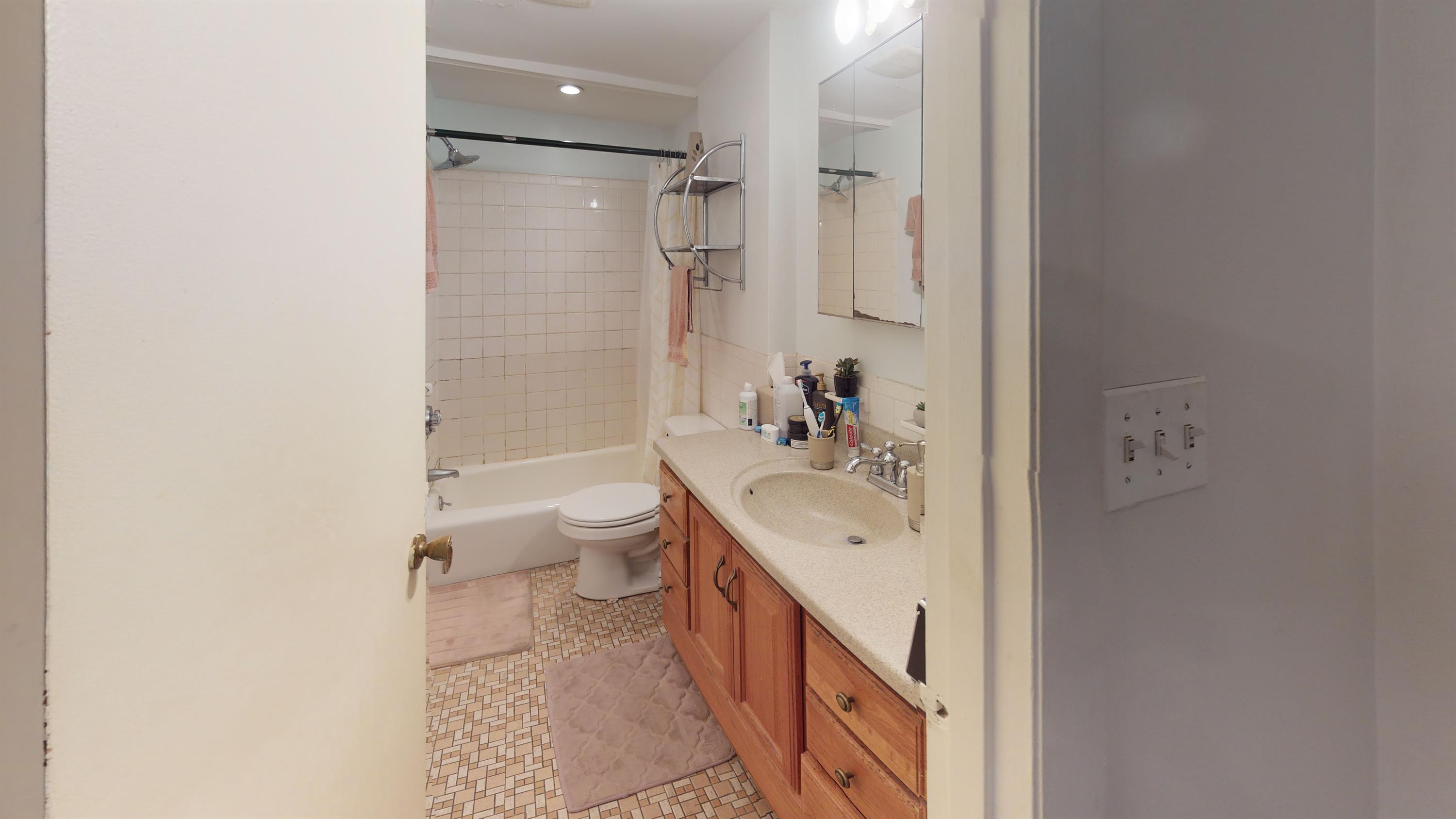 64 West Cedar St, Beacon Hill