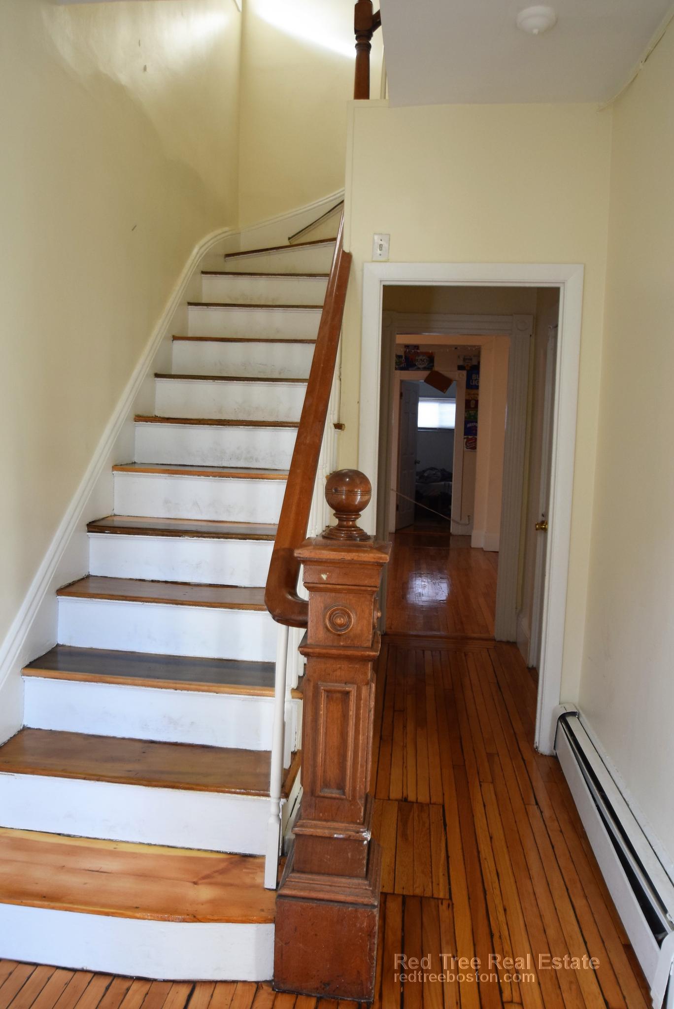 44 Pratt St, Allston