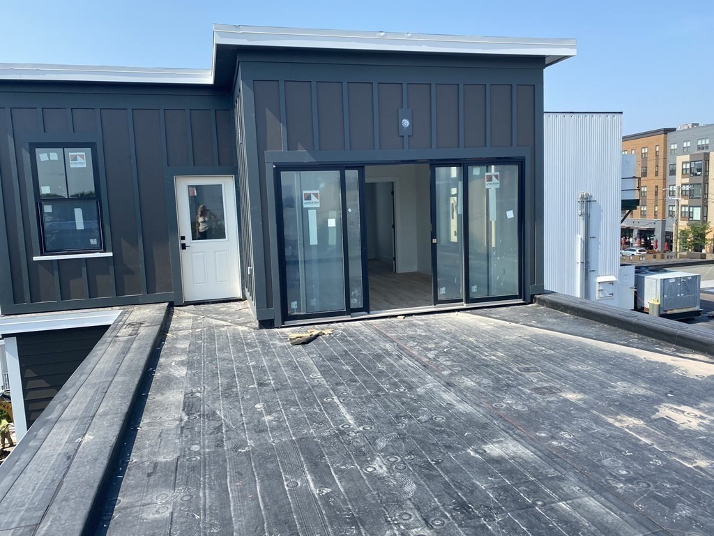 17 West Bellflower, Dorchester