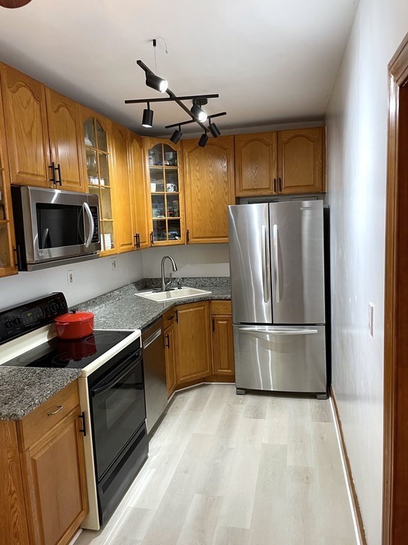 38 Linnaean St, Harvard Square