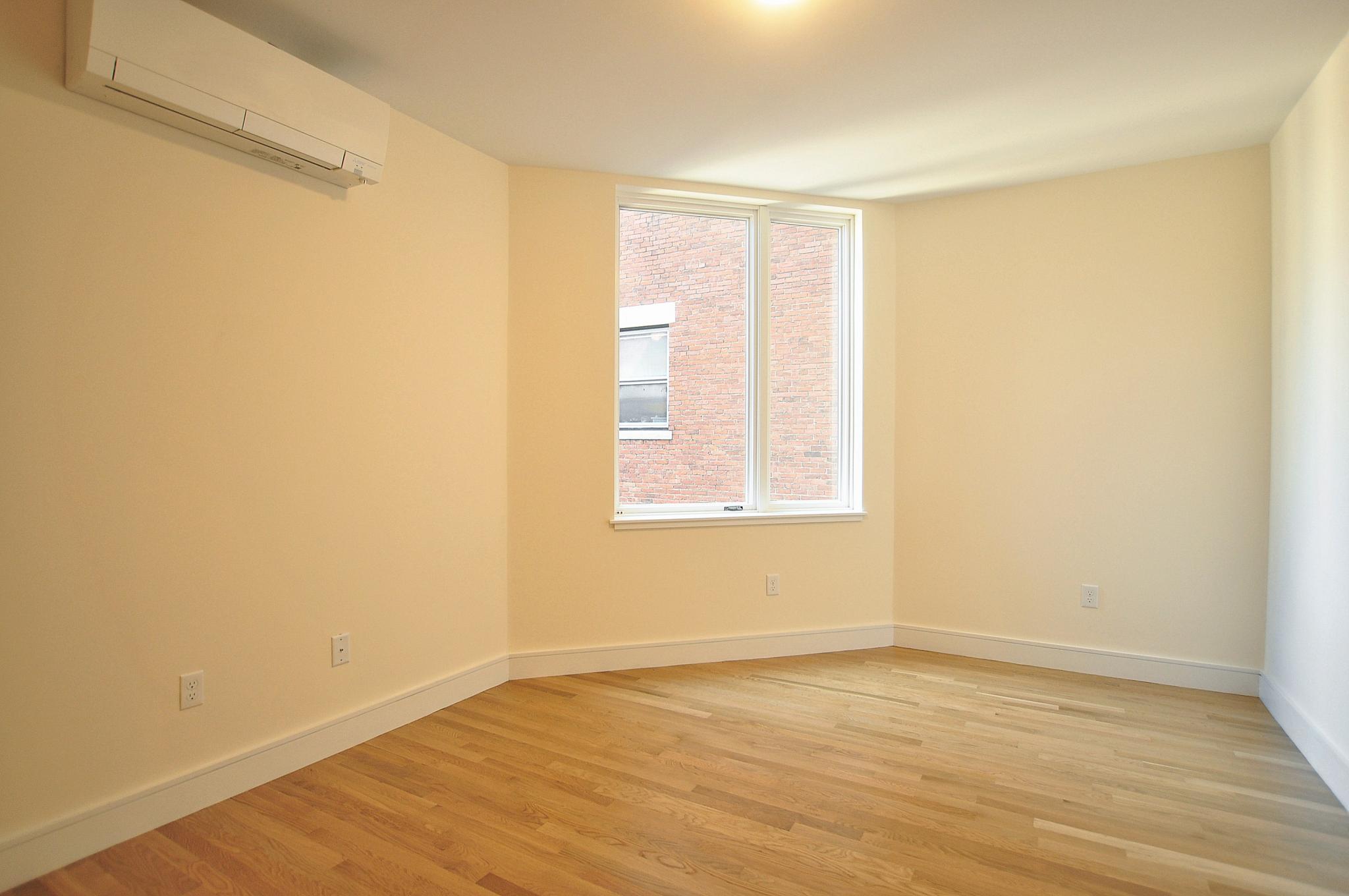 877 Beacon St, Fenway