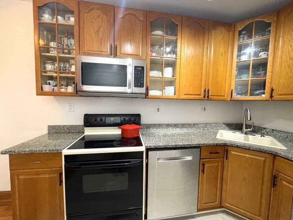 38 Linnaean St, Harvard Square