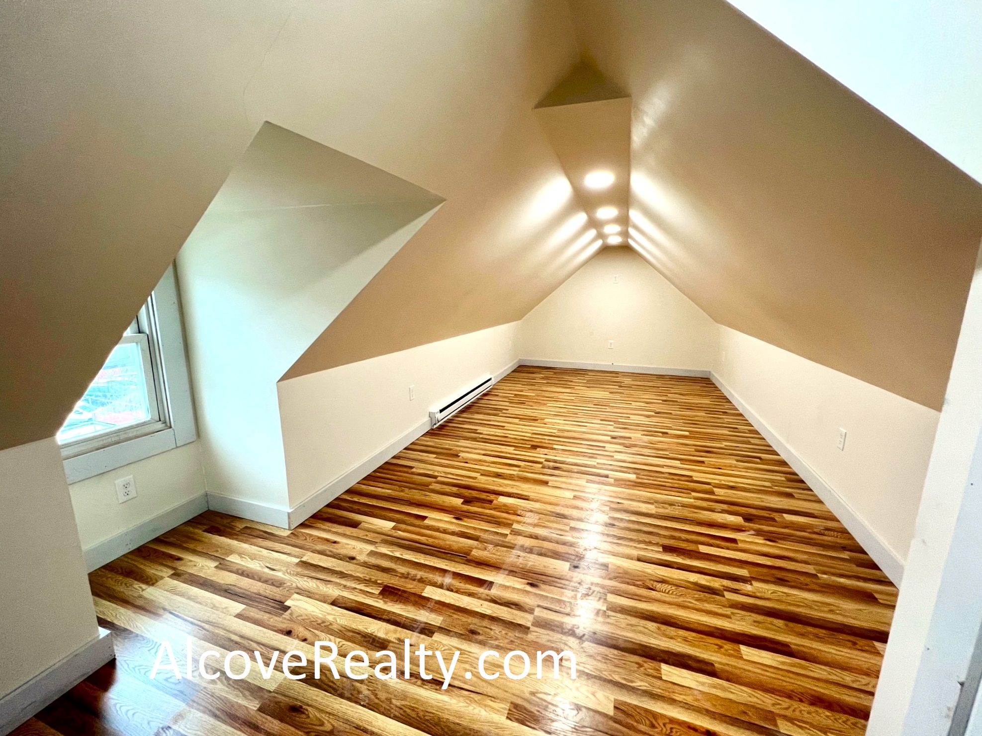 543 Broadway, Magoun Square