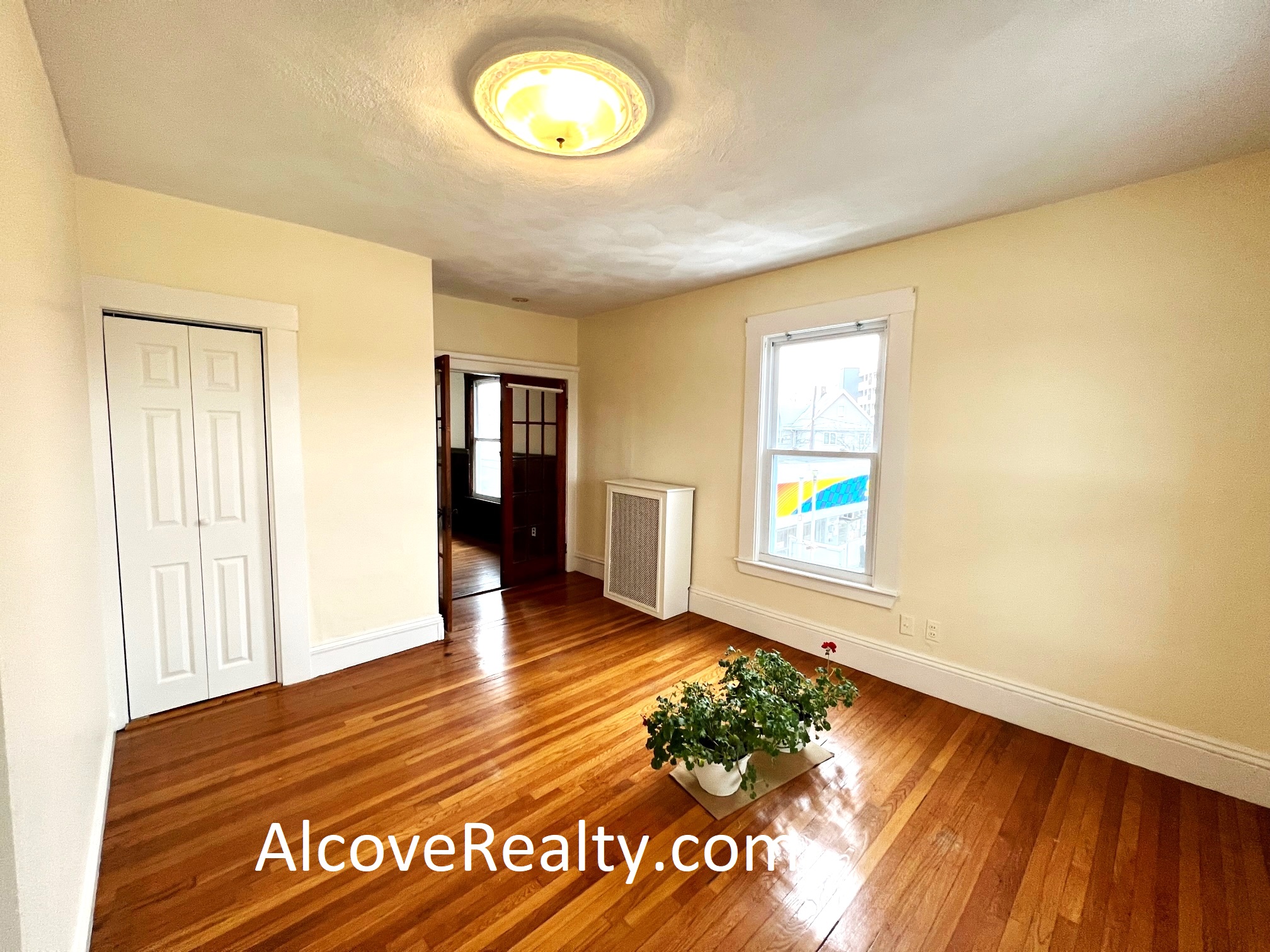 543 Broadway, Magoun Square