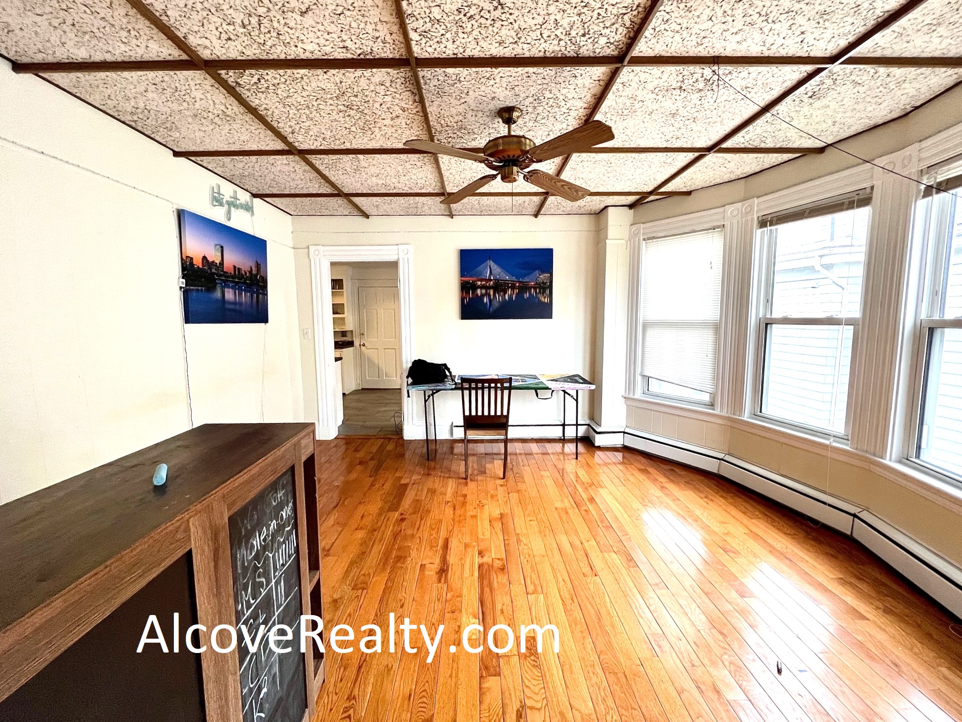 547 Broadway, Magoun Square