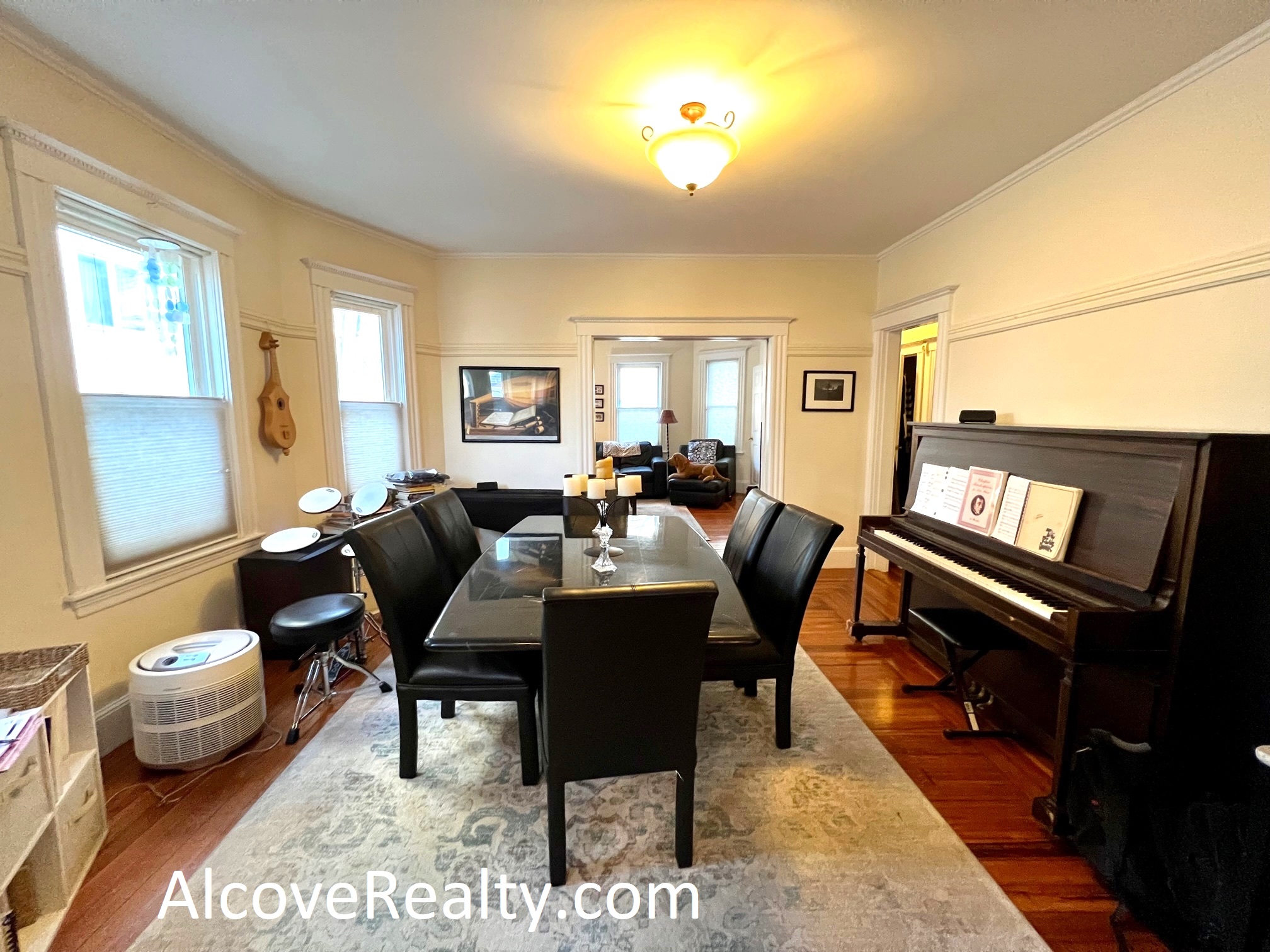 34 Aberdeen Rd, Davis Square