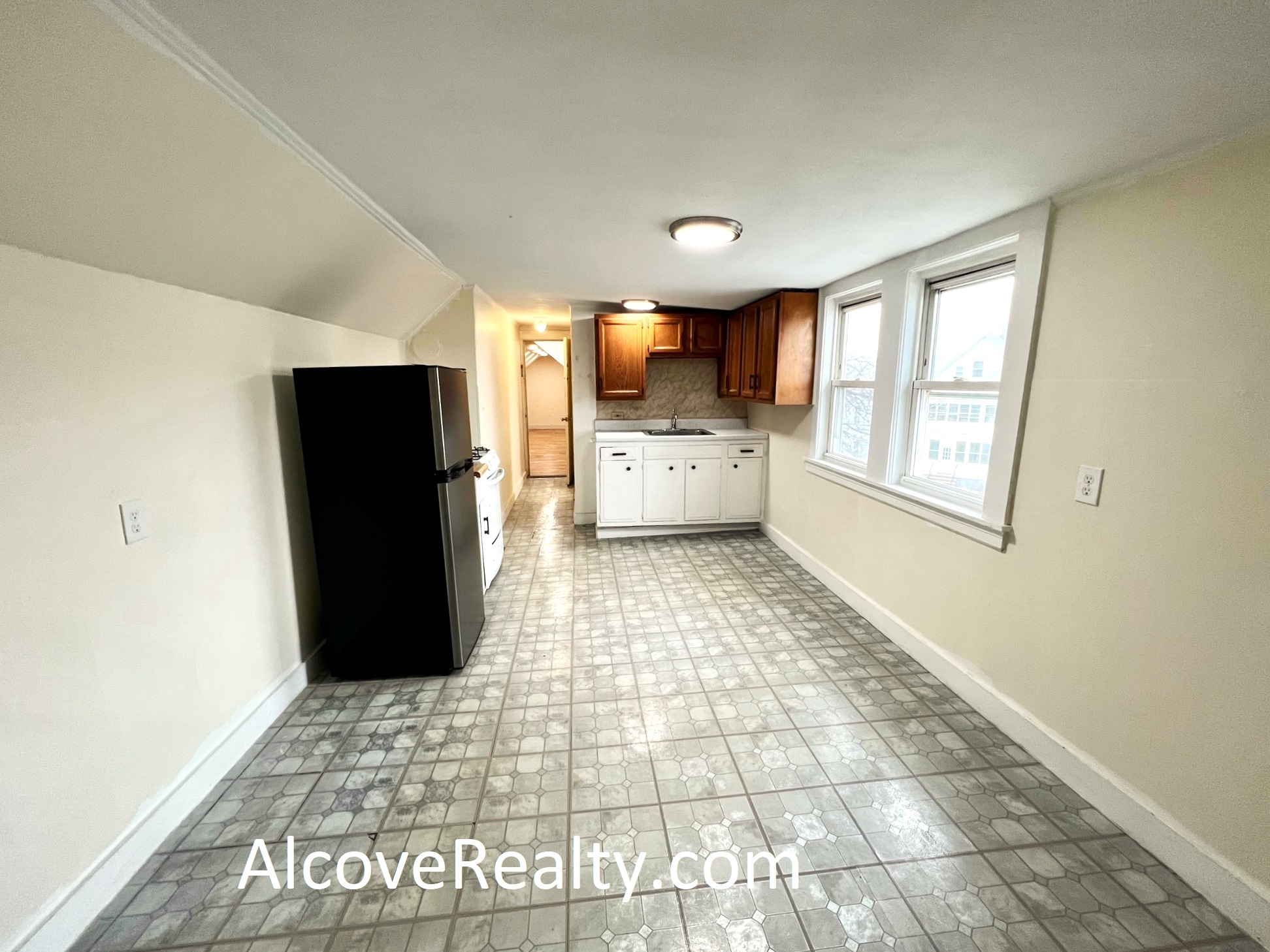 543 Broadway, Magoun Square