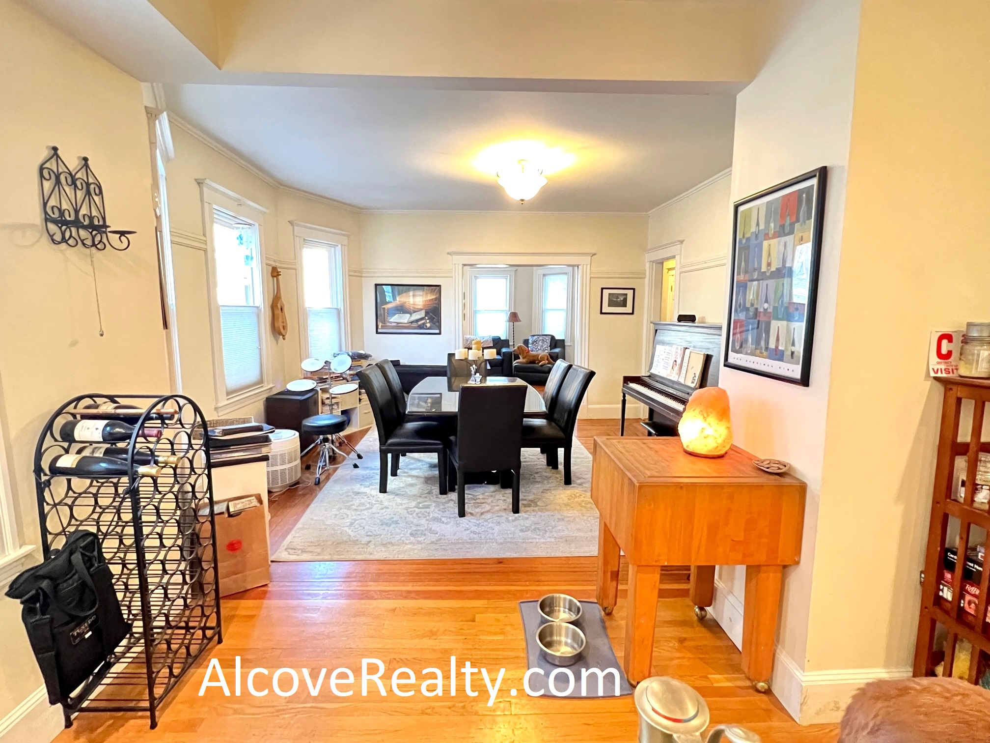 34 Aberdeen Rd, Davis Square