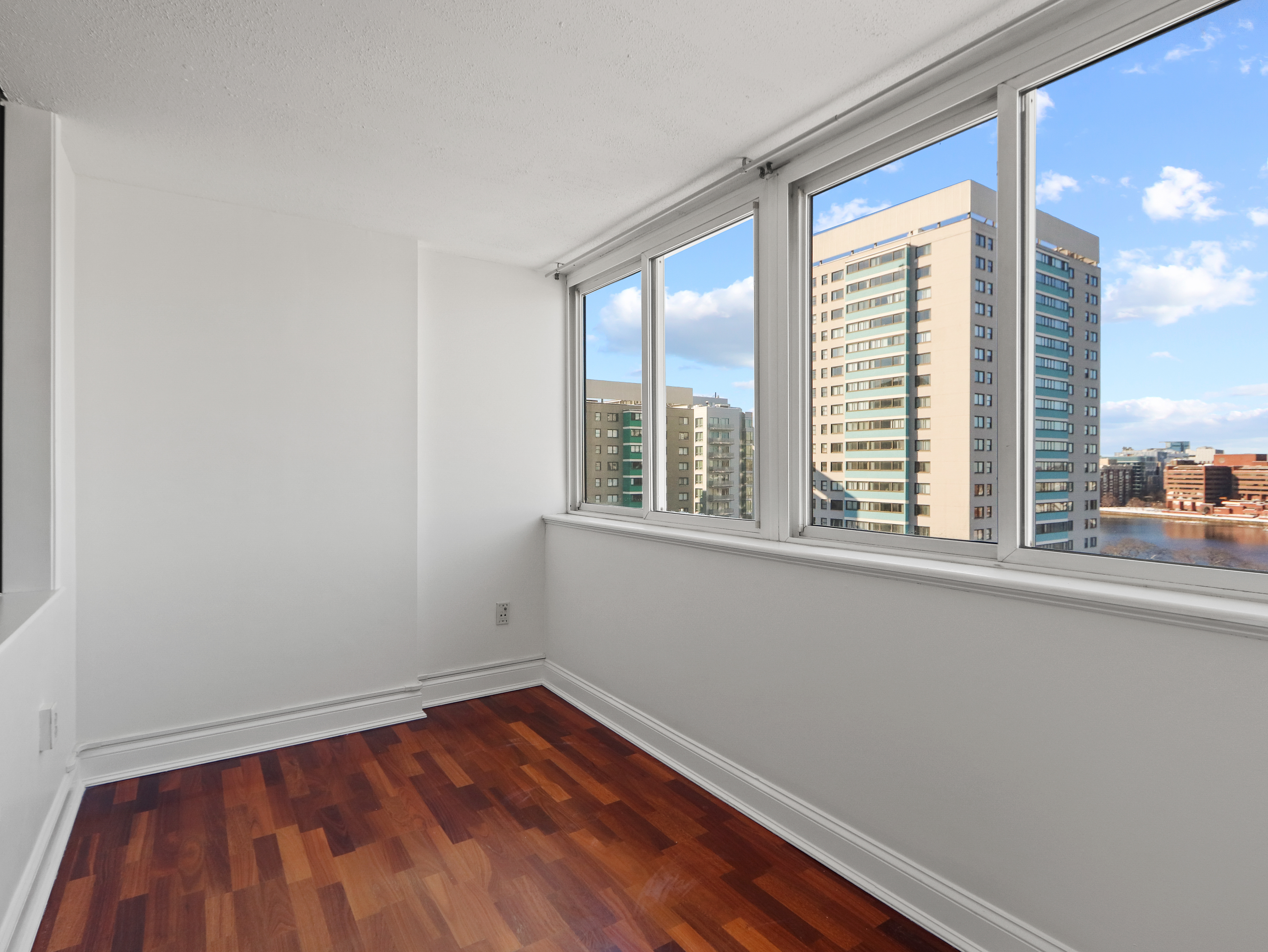 8 Whittier Pl, West End