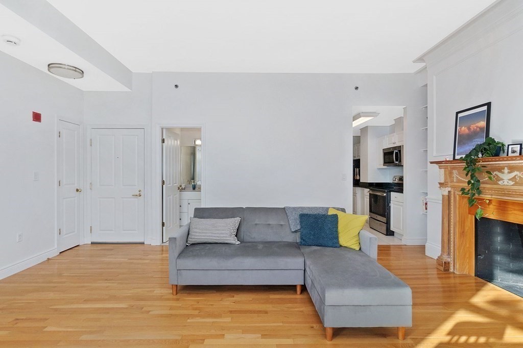 10 Charlesgate, Back Bay