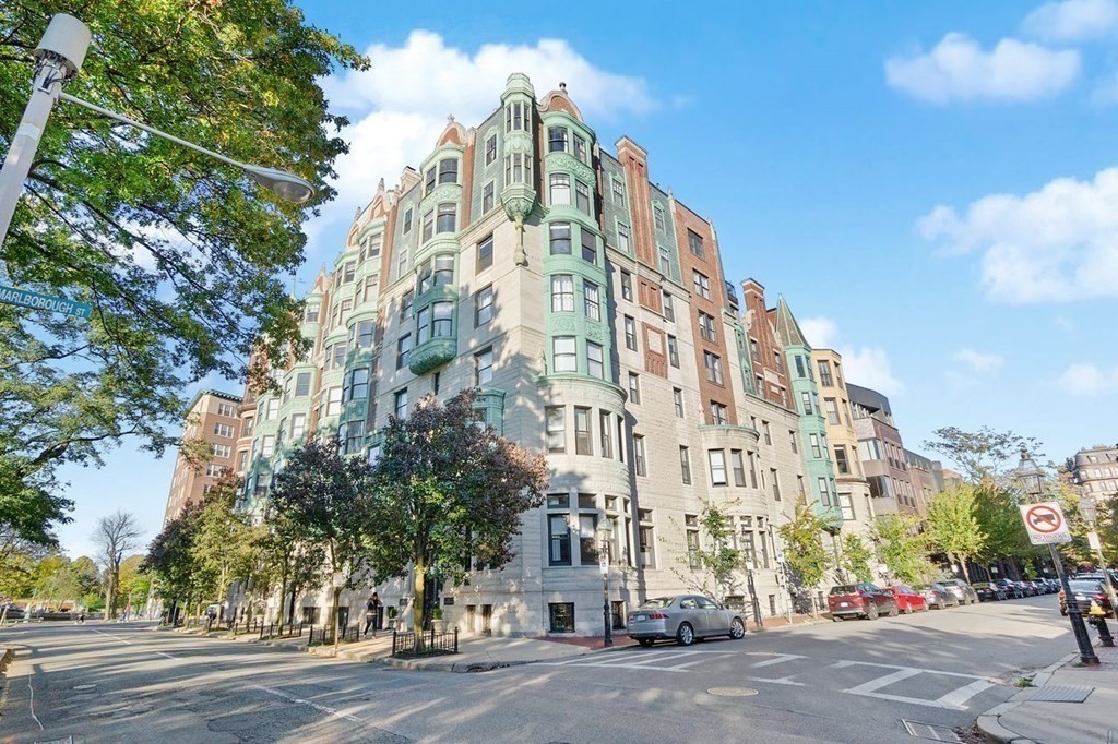 10 Charlesgate, Back Bay