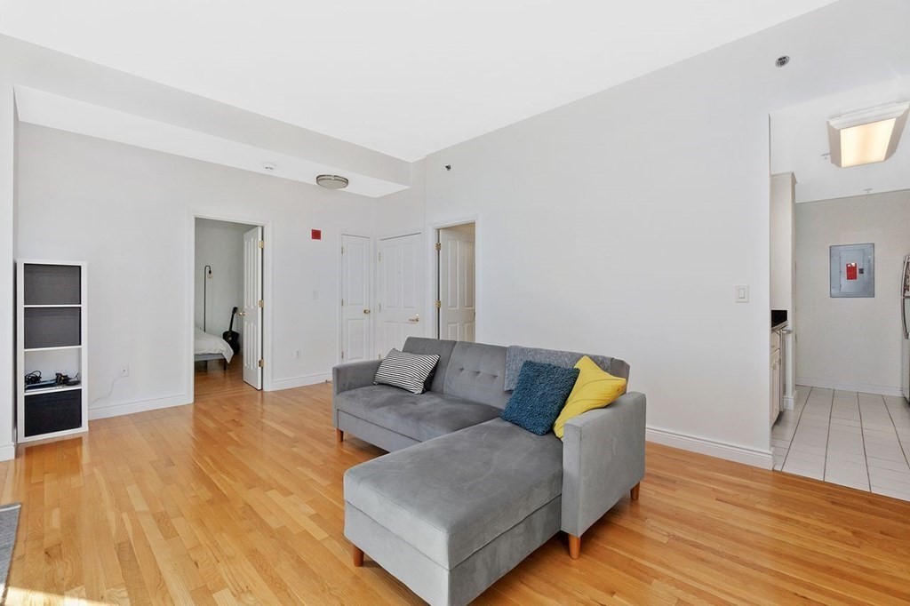 10 Charlesgate, Back Bay