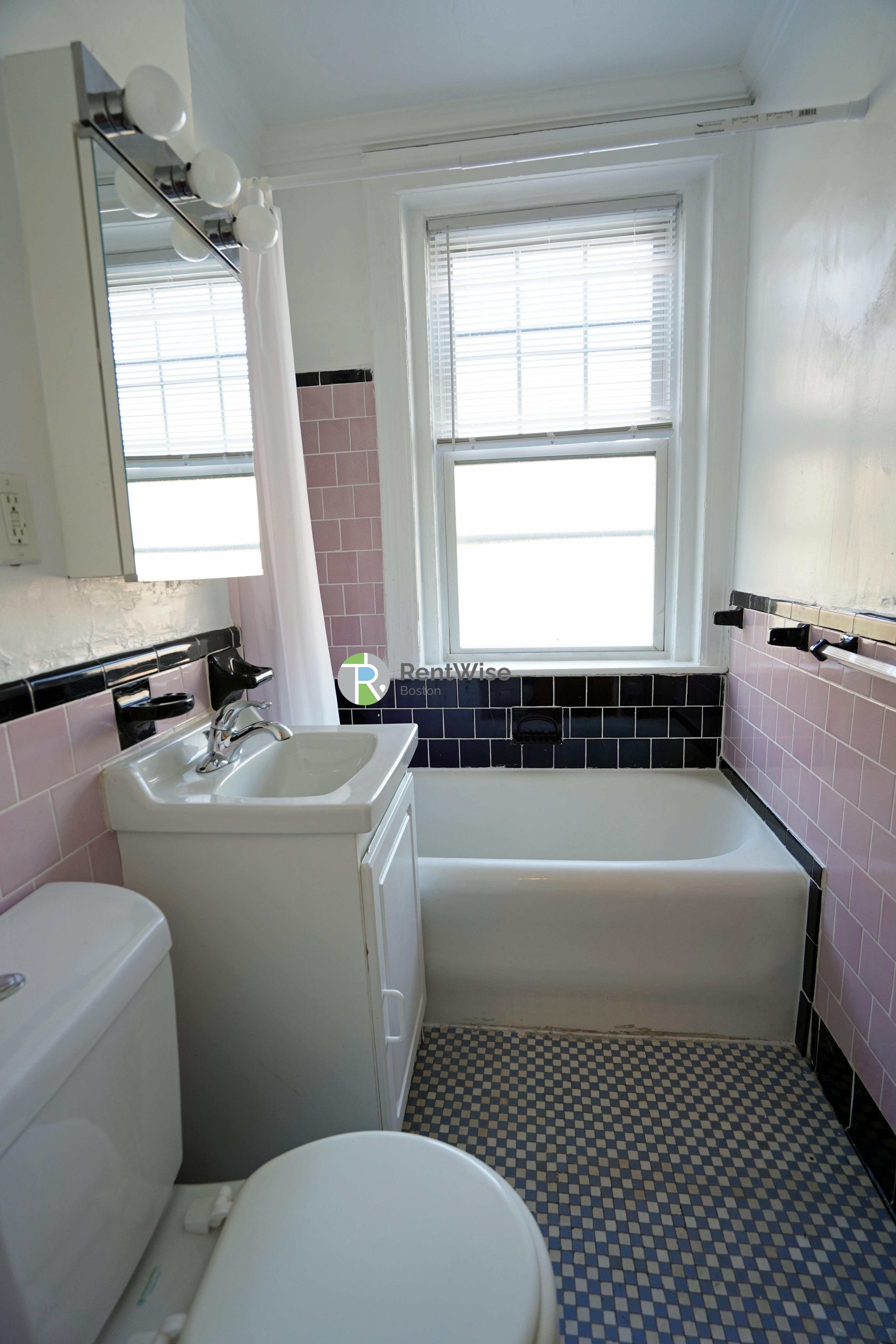 100 Kilsyth Rd, Brighton