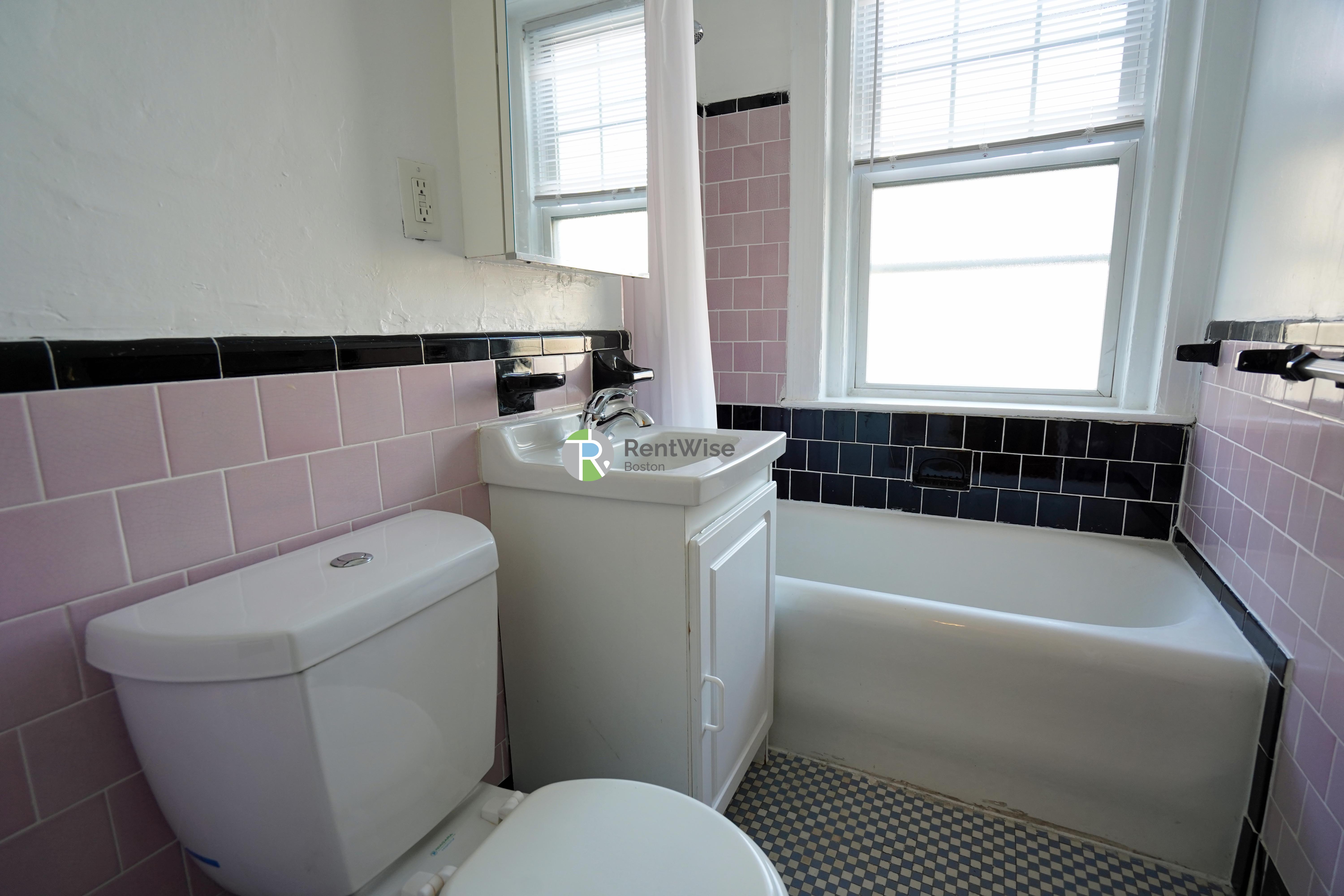 100 Kilsyth Rd, Brighton