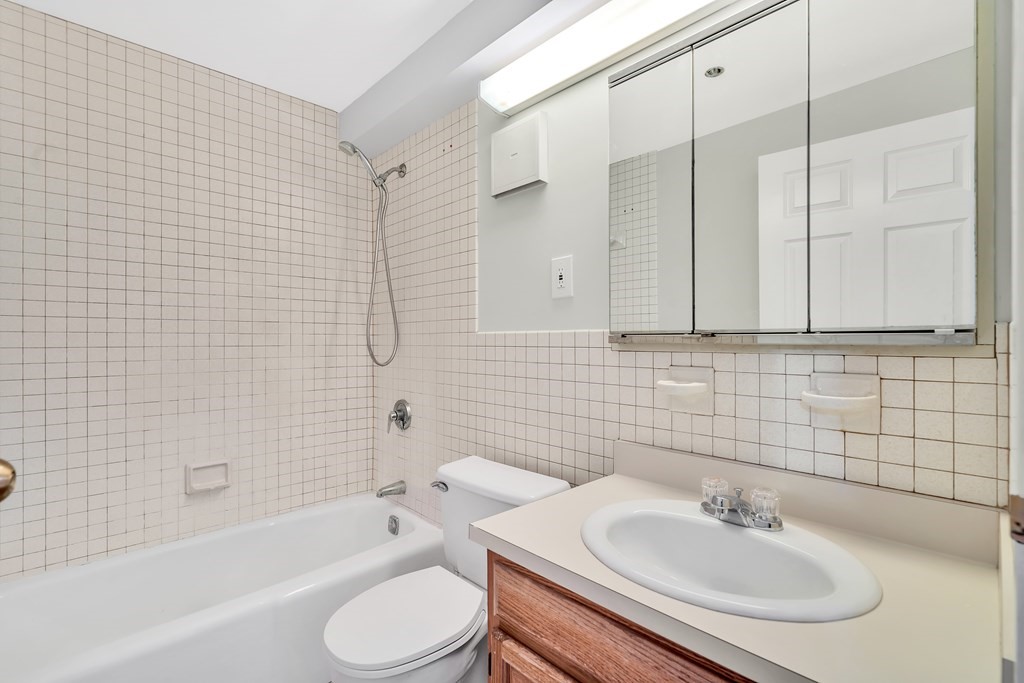 357 Commercial St, North End