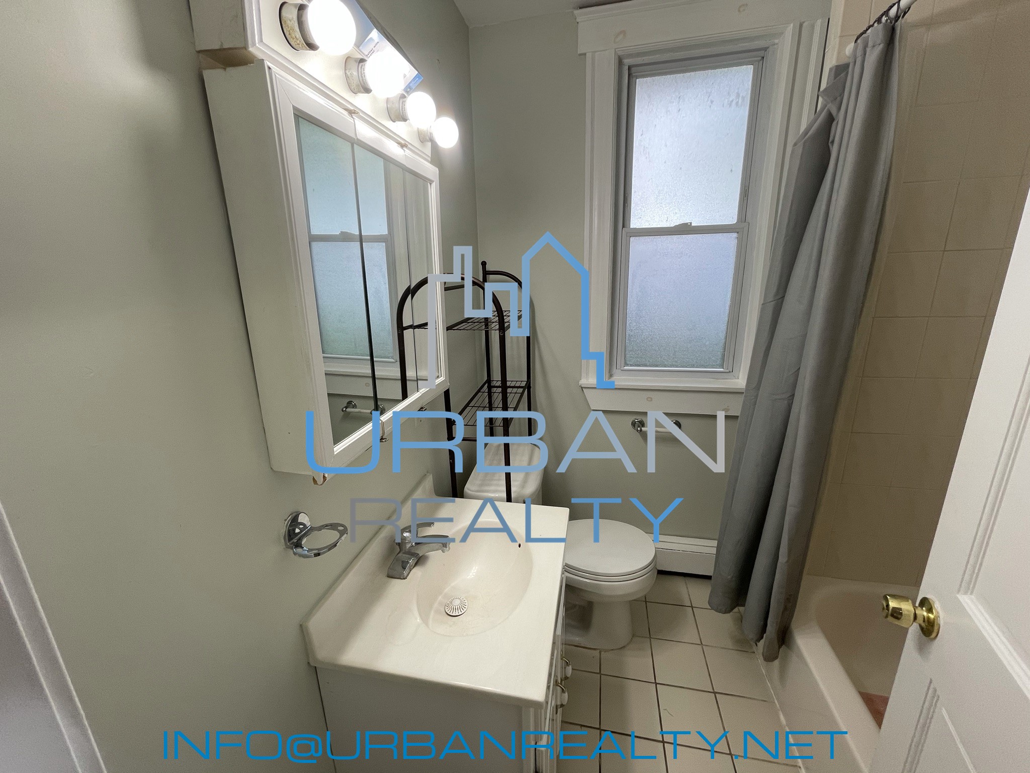 62 Algonquin Rd, Chestnut Hill (Newton)