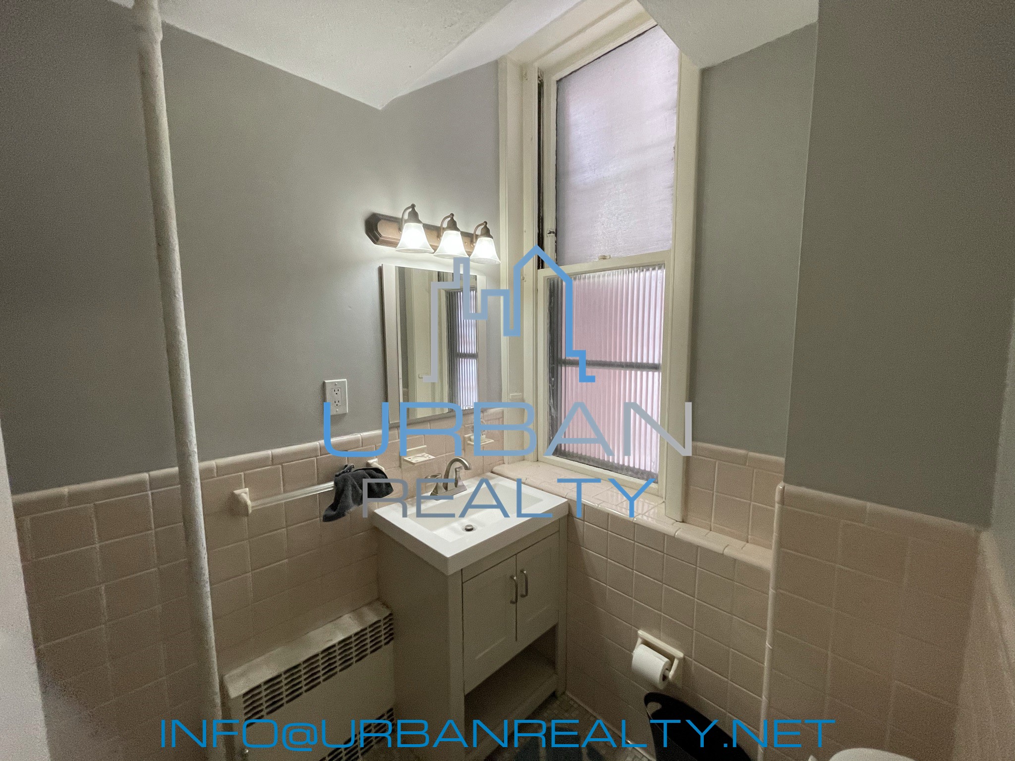 1880 Beacon St, Washington Square