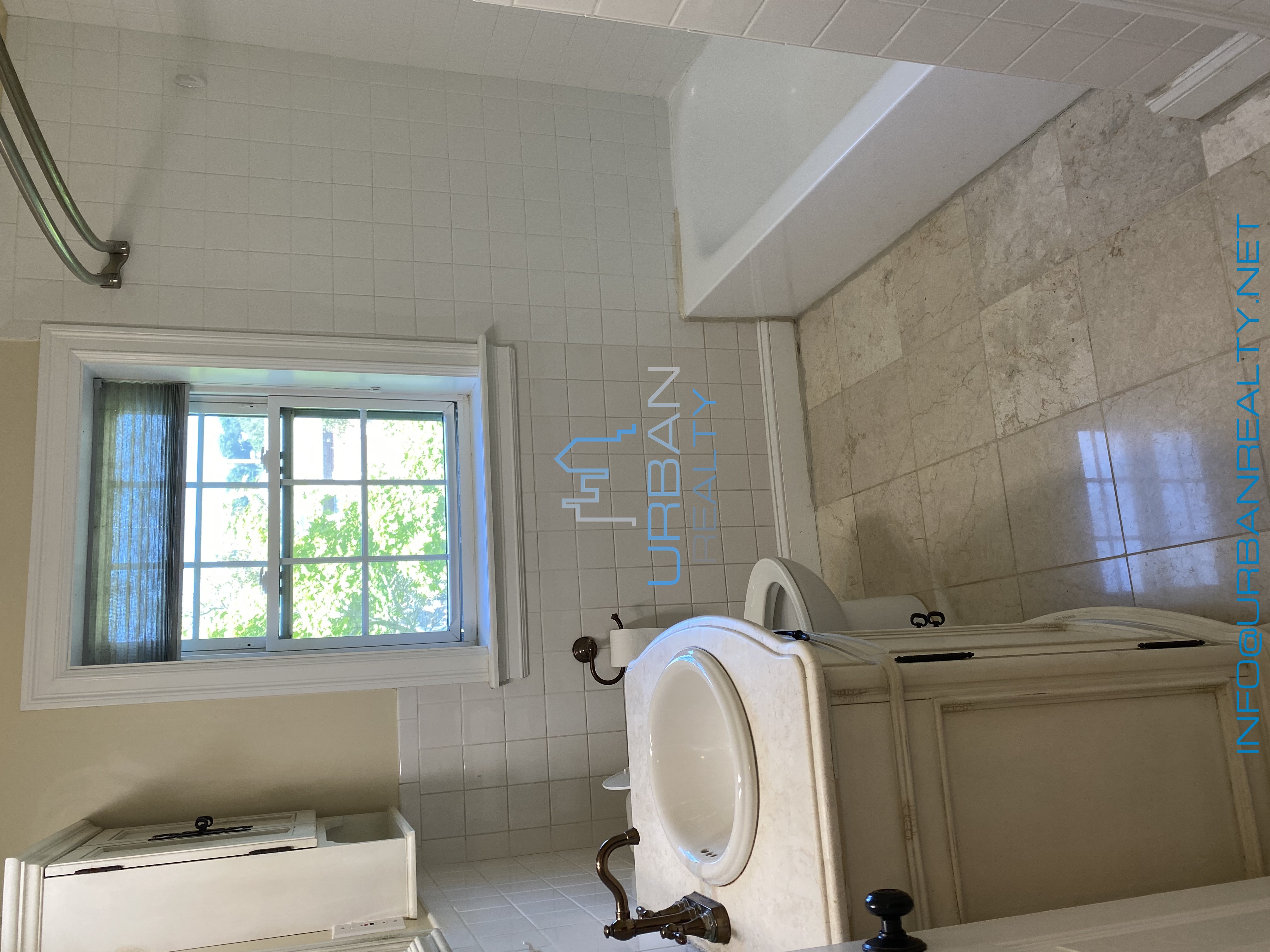 6 Lake Shore Ter, Brighton