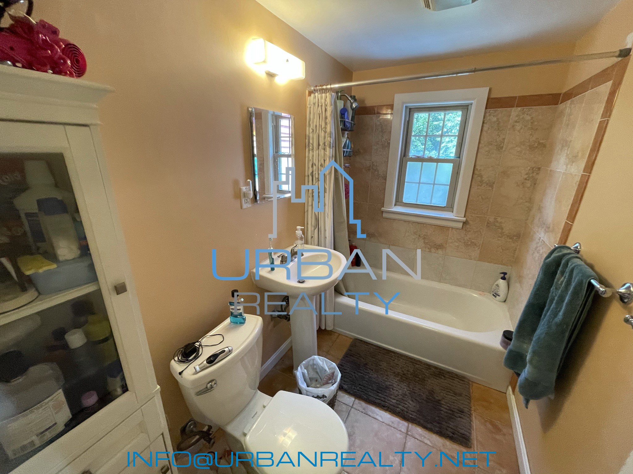 90 Undine Rd, Brighton