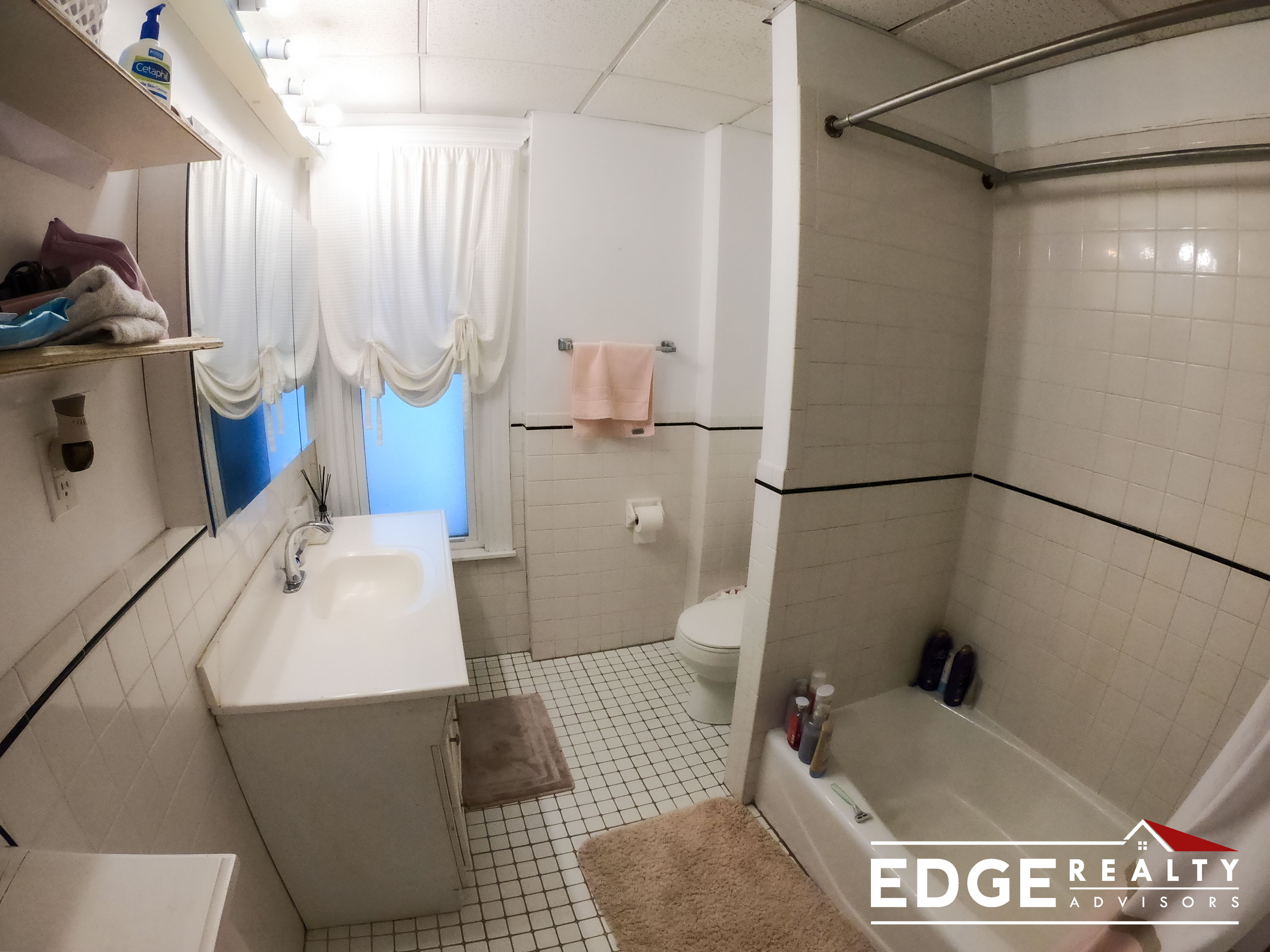 69 Oak Square Ave, Brighton