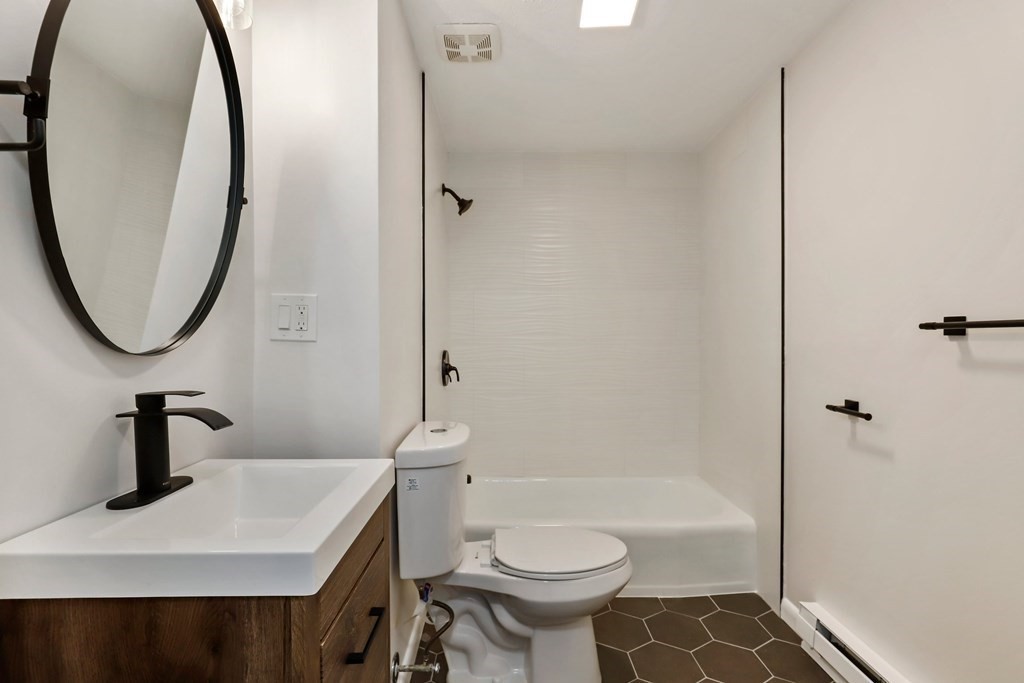 1325 Worcester Rd, Framingham