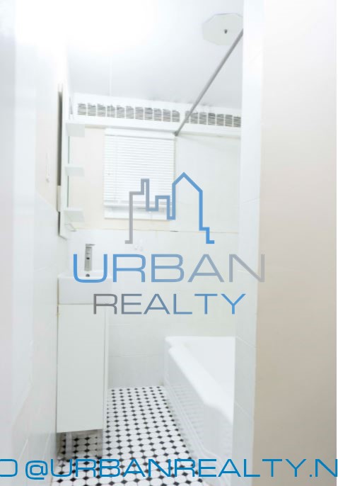 59 Strathmore Rd, Brighton