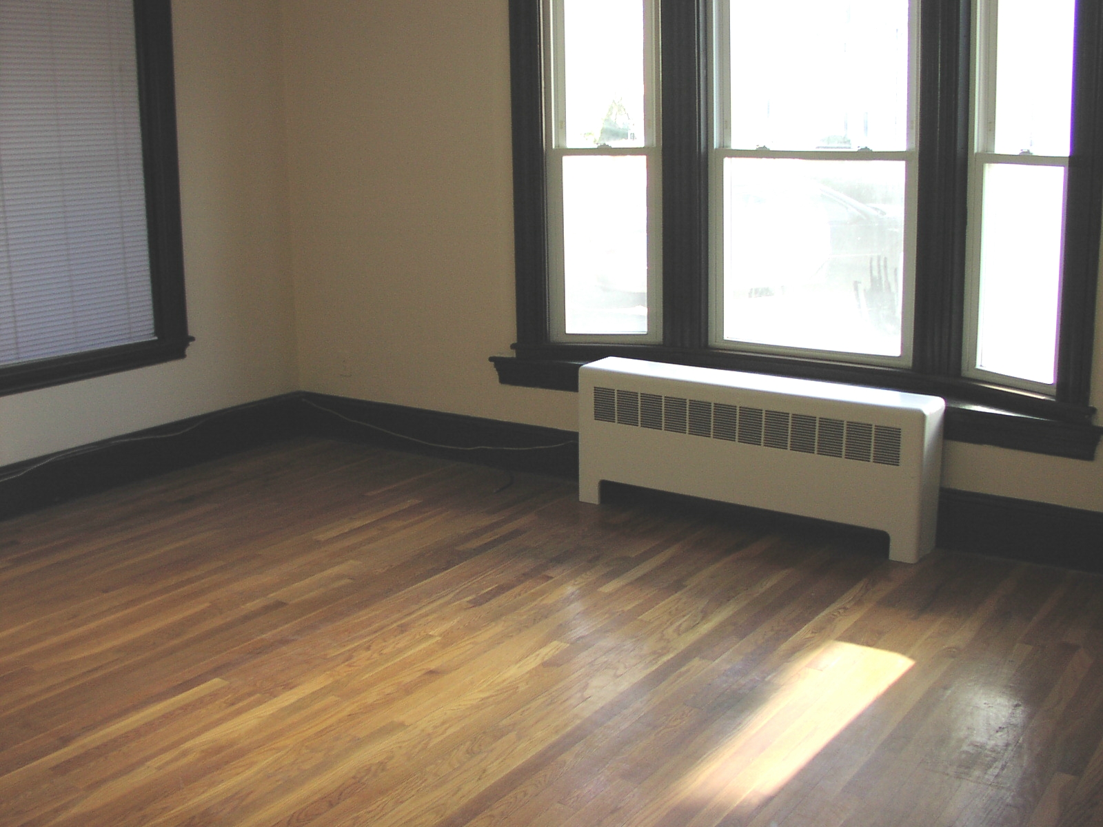 90 Los Angeles St, Newton