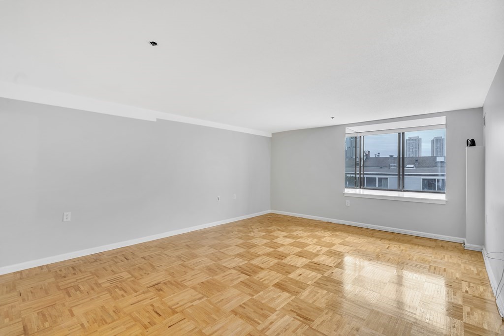 357 Commercial St, North End