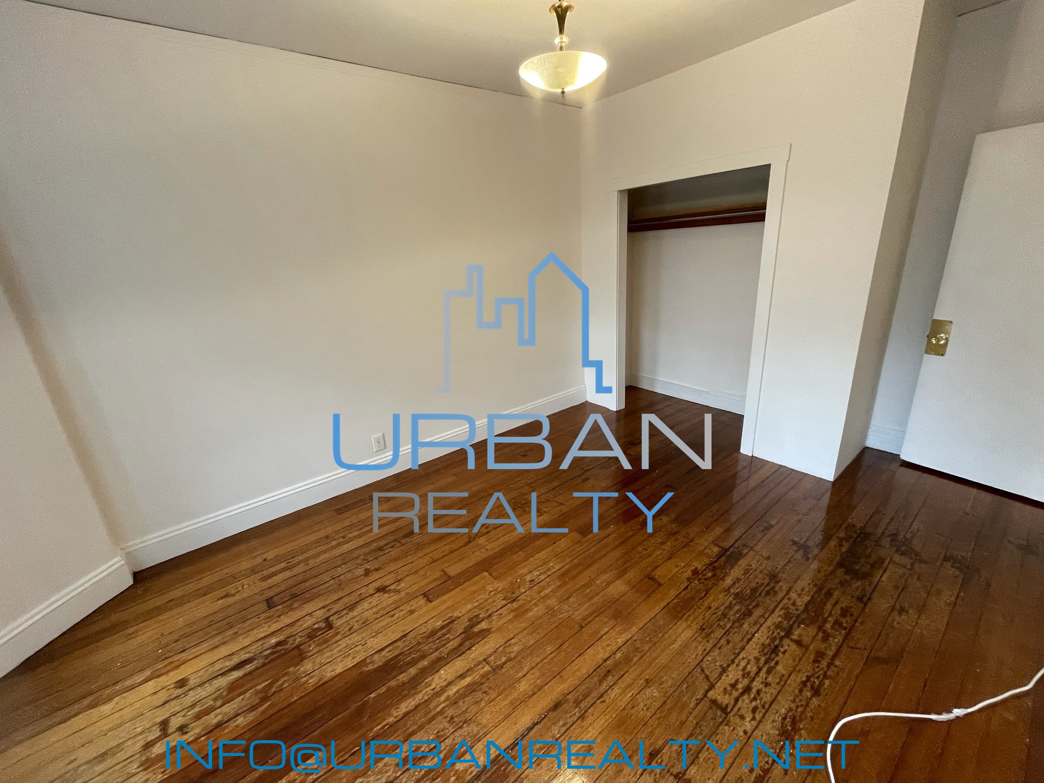 1911 Beacon St, Washington Square