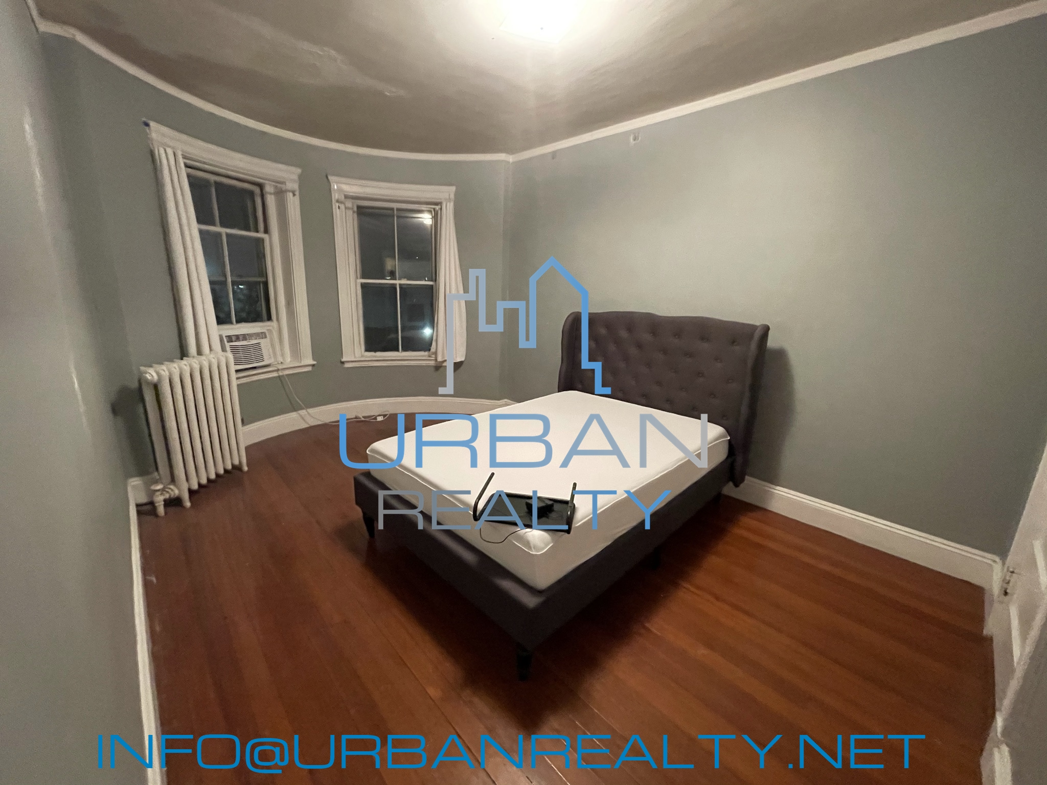 1911 Beacon St, Washington Square