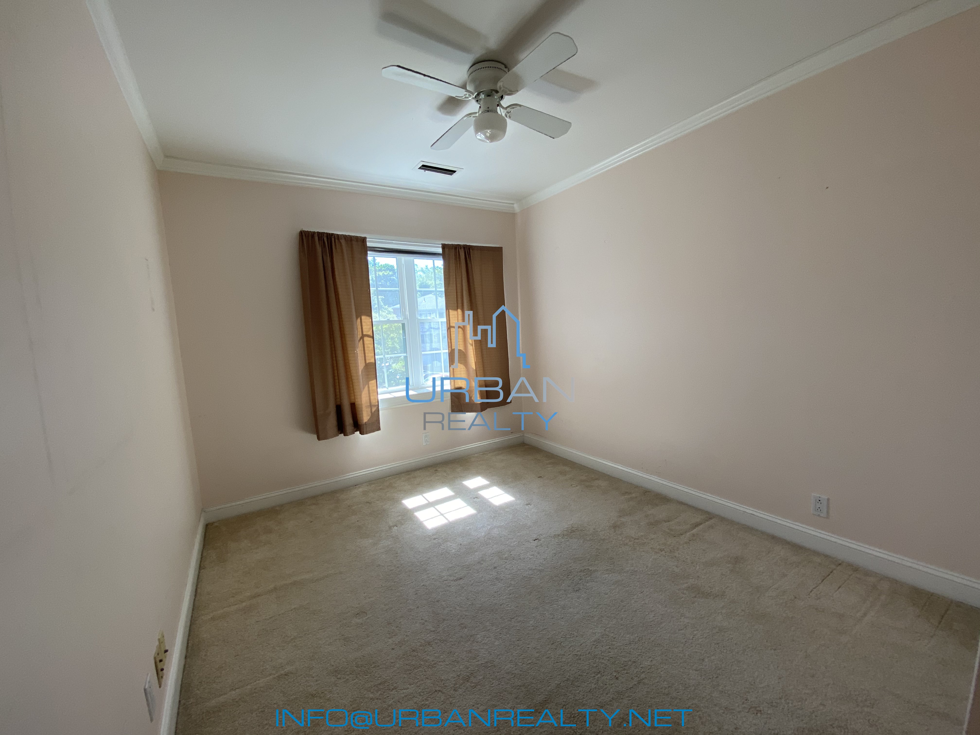 6 Lake Shore Ter, Brighton