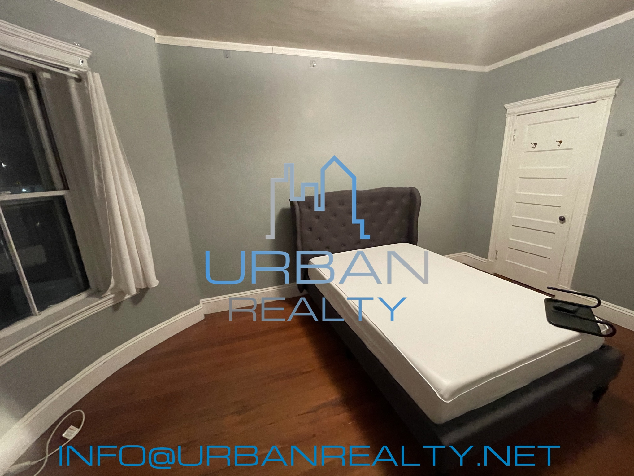 1911 Beacon St, Washington Square