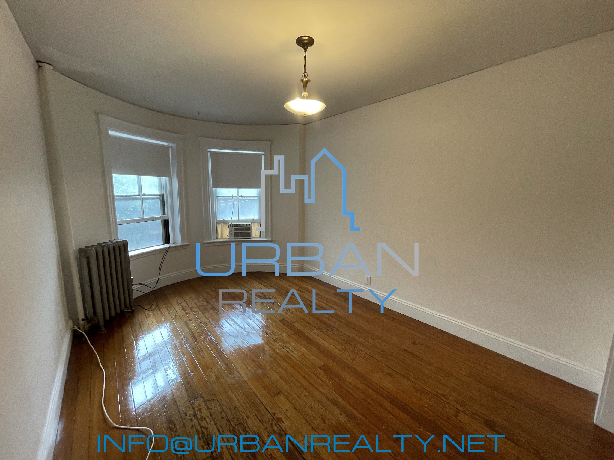 1911 Beacon St, Washington Square