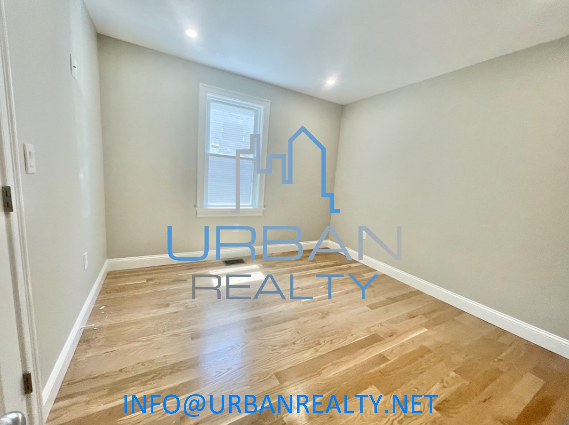 343 Market St, Oak Square