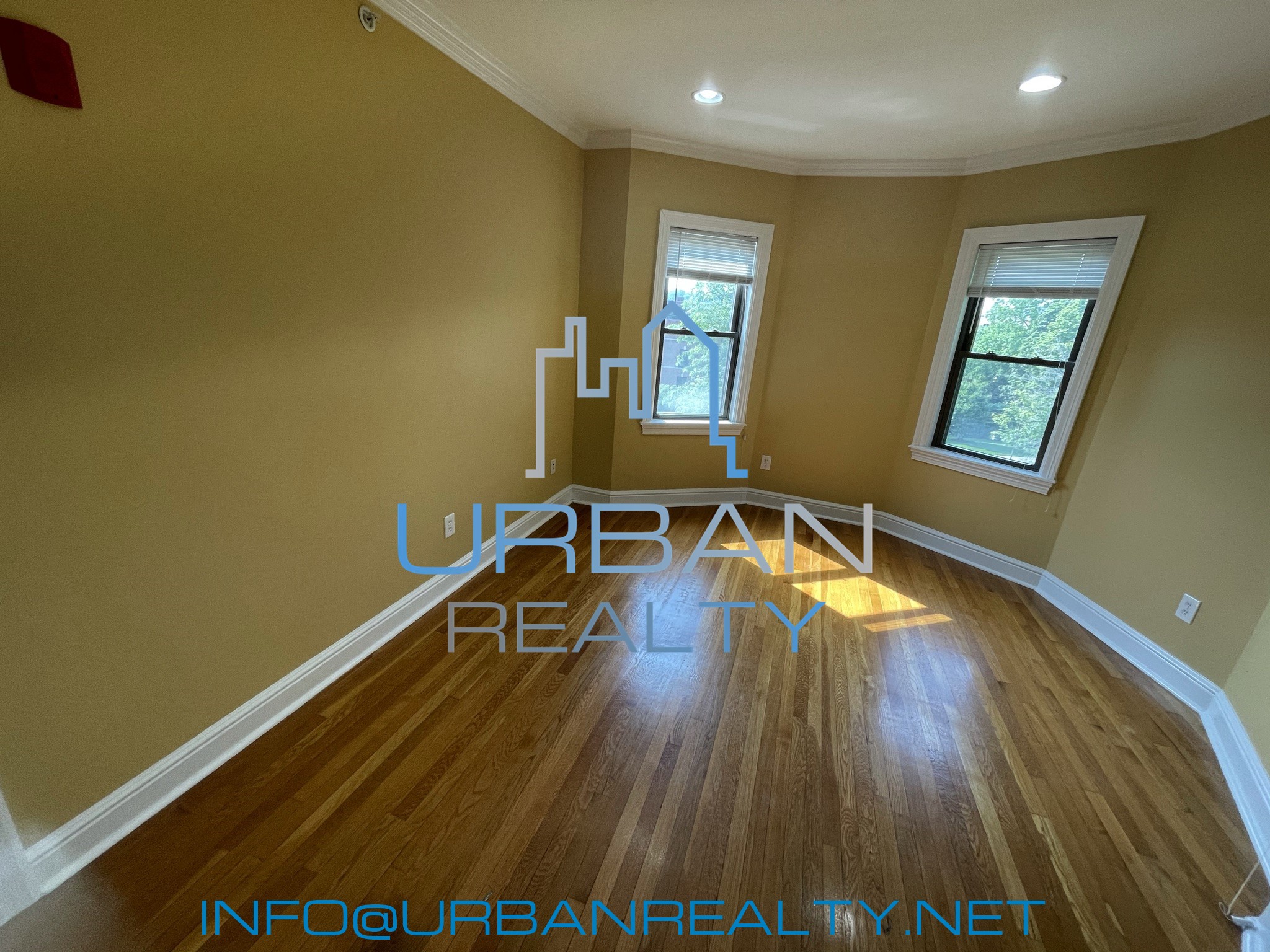 41 Commonwealth Ave, Newton