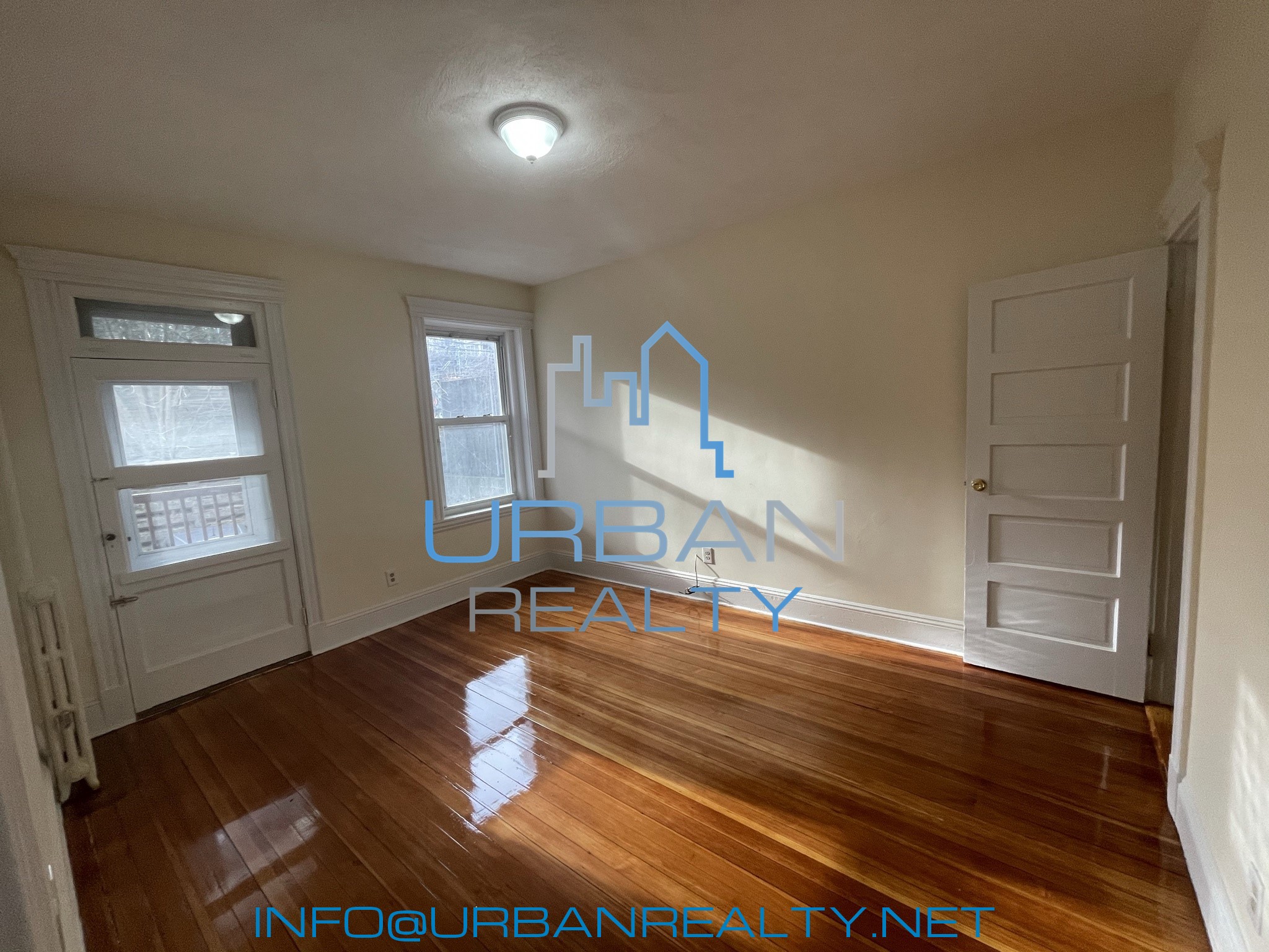 24 Strathmore Rd, Washington Square