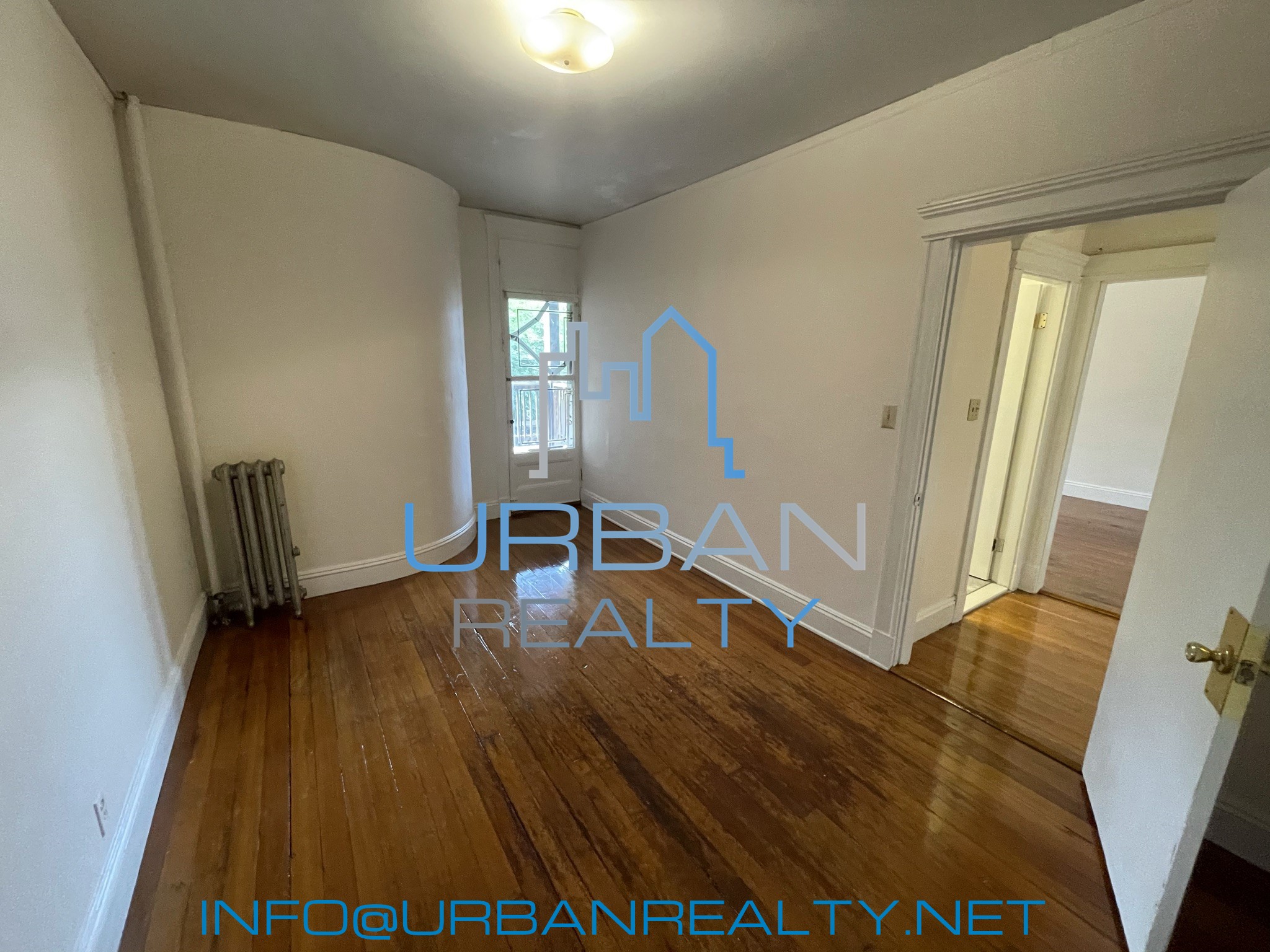 1911 Beacon St, Washington Square