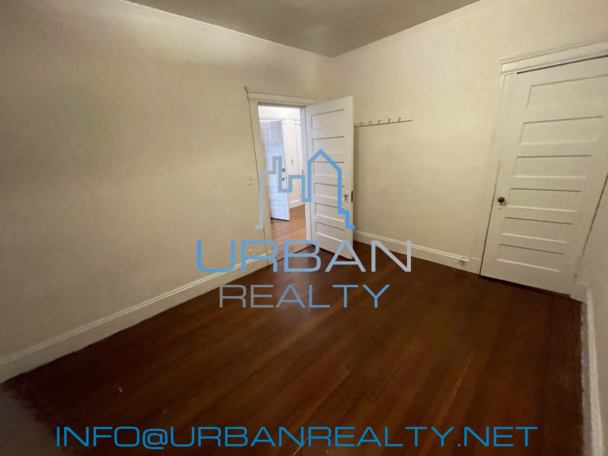 1911 Beacon St, Washington Square