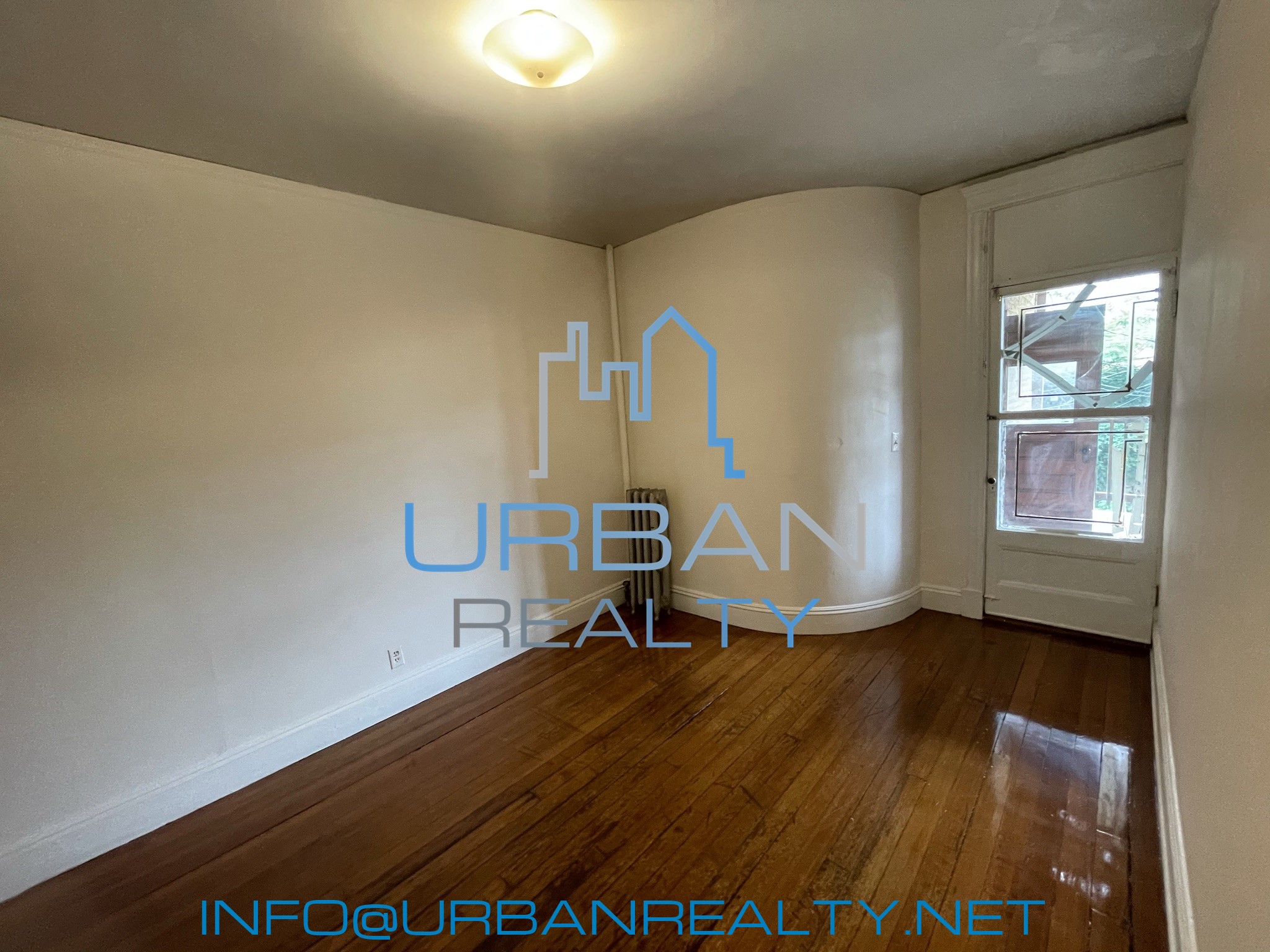 1911 Beacon St, Washington Square