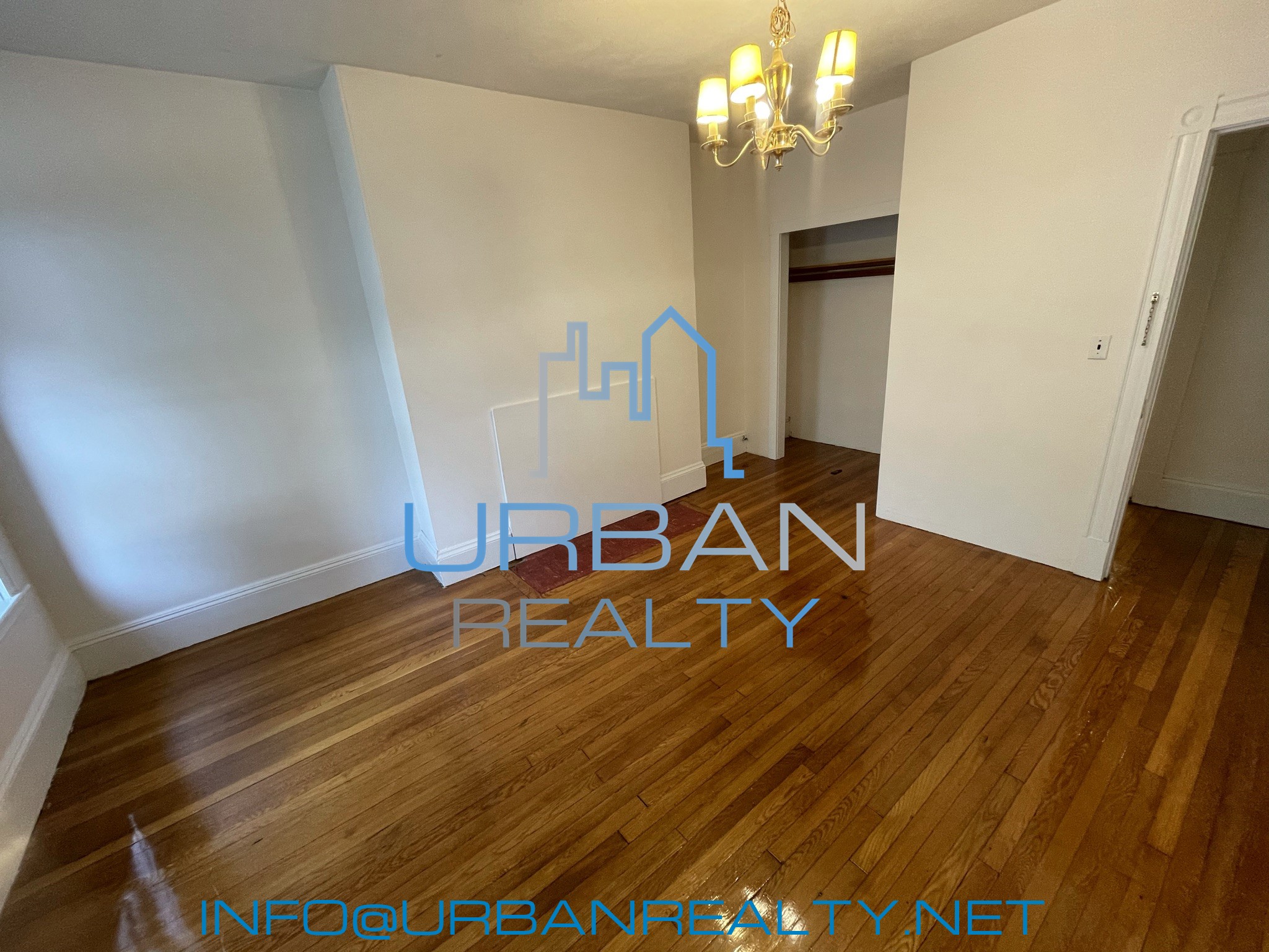 1911 Beacon St, Washington Square