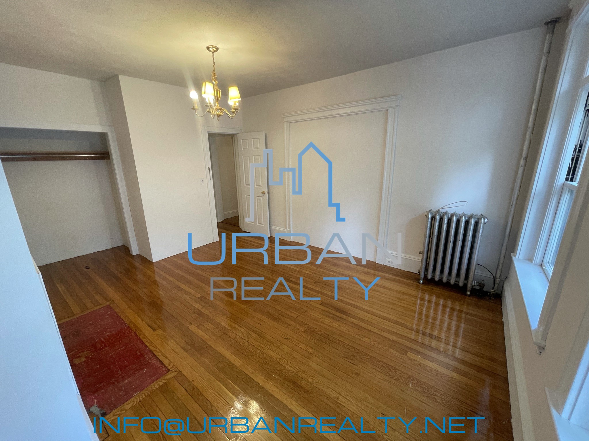 1911 Beacon St, Washington Square