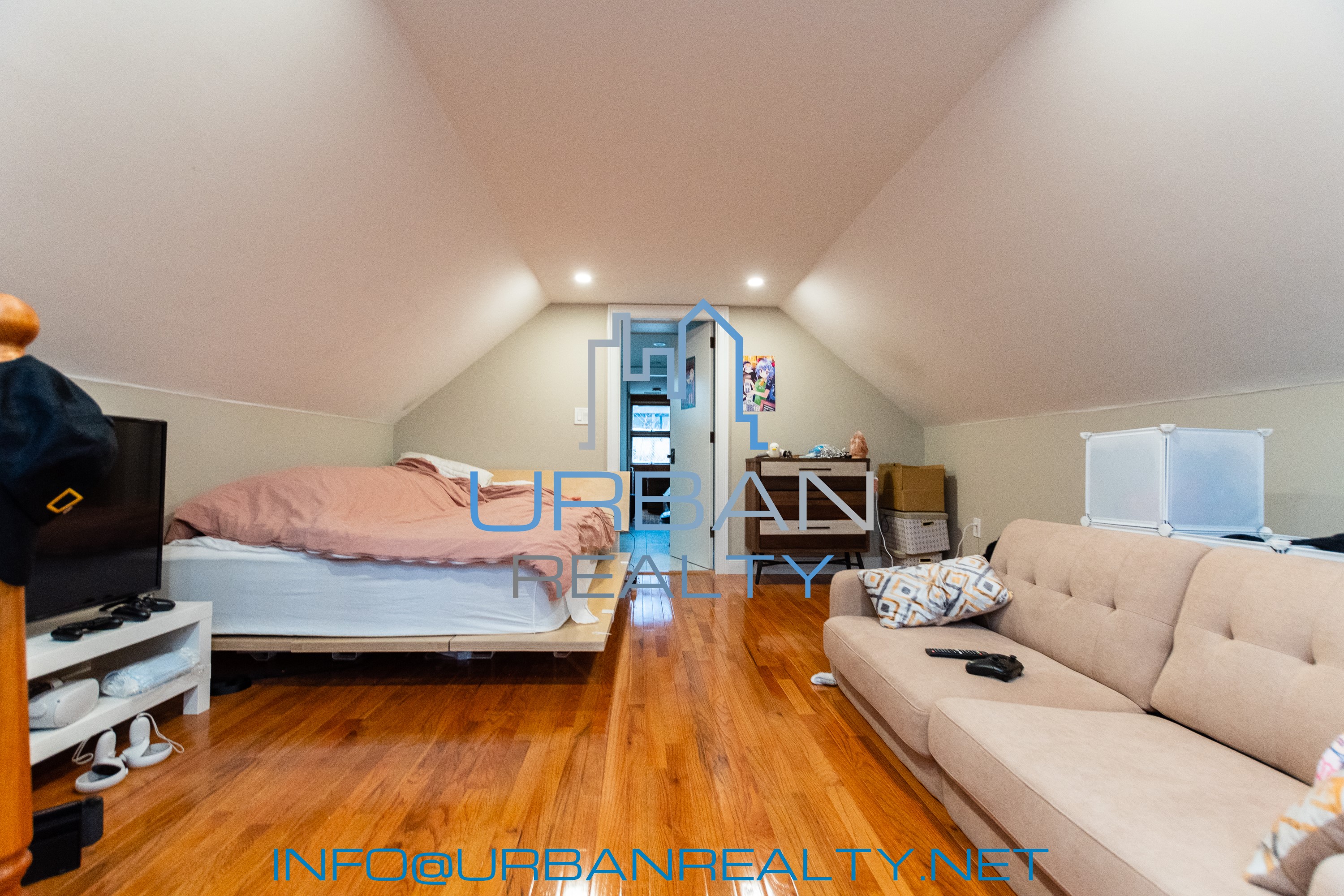 107 Kenrick St, Brighton