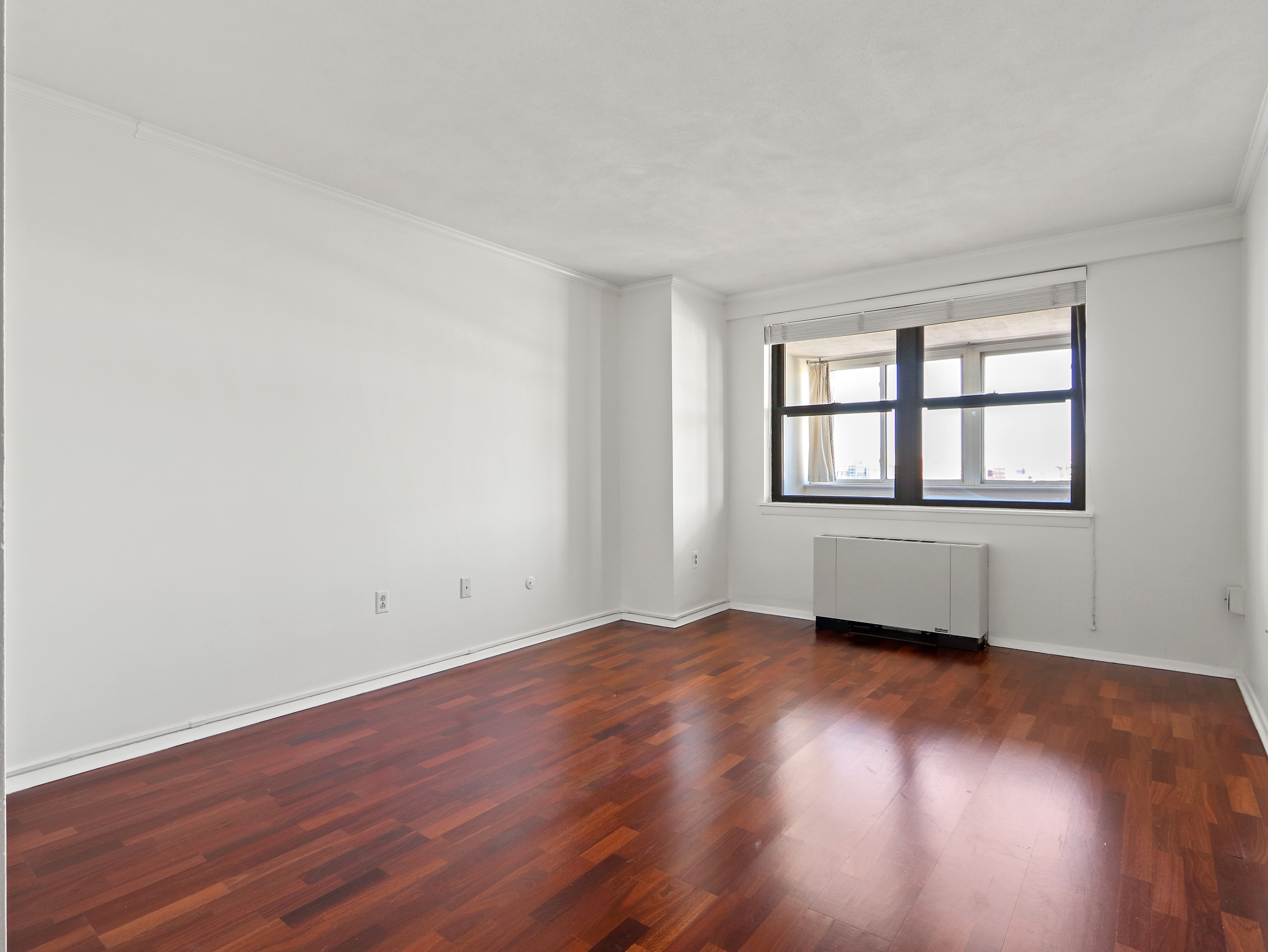 8 Whittier Pl, West End