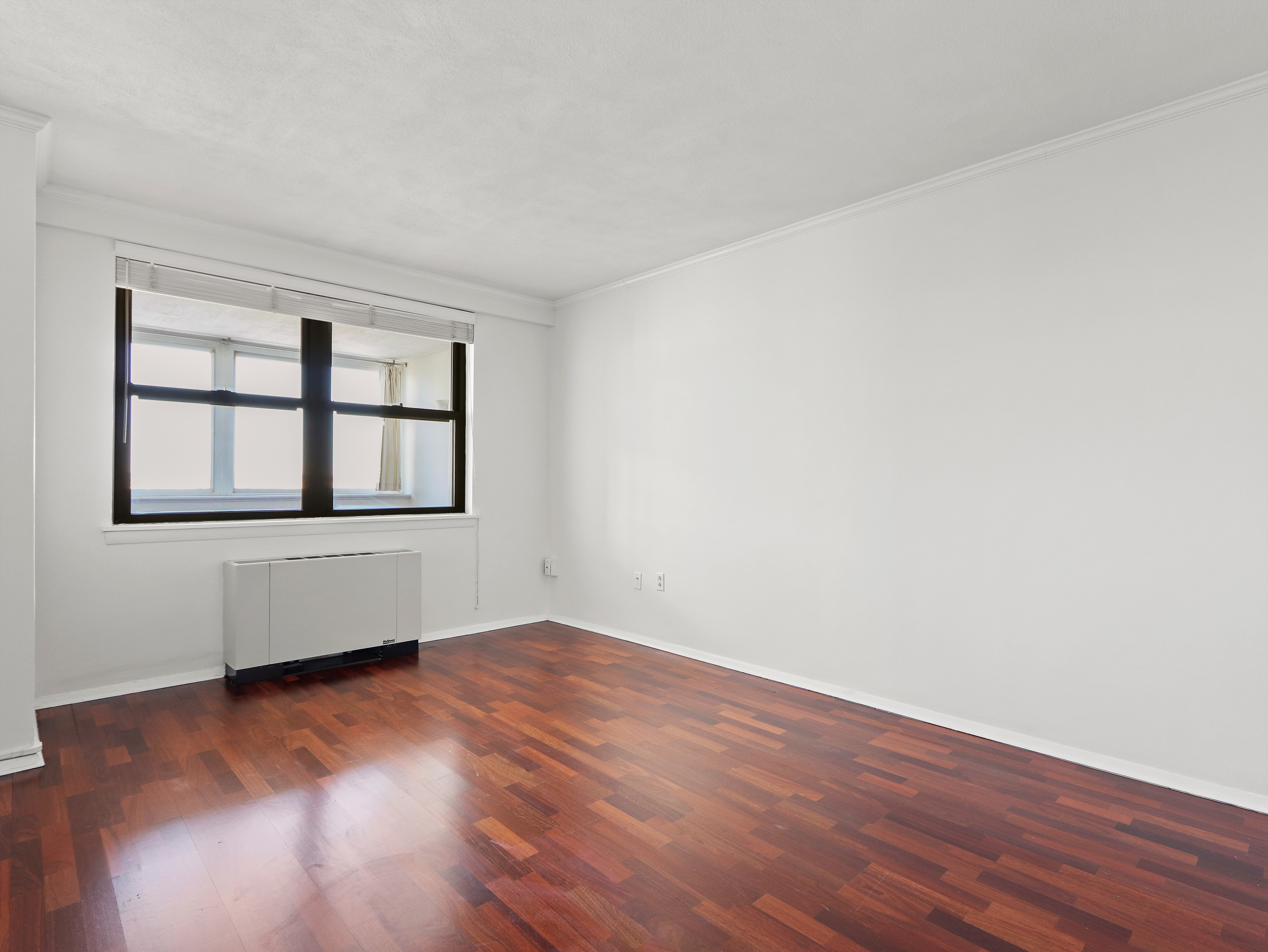 8 Whittier Pl, West End