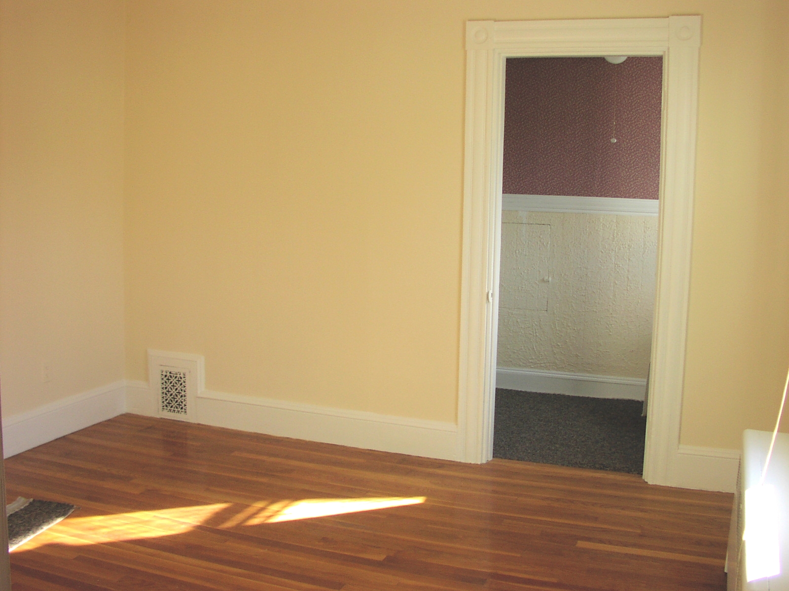 90 Los Angeles St, Newton