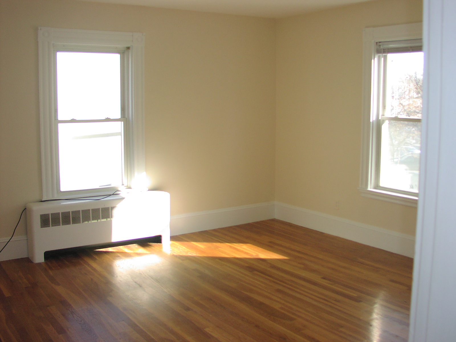 90 Los Angeles St, Newton