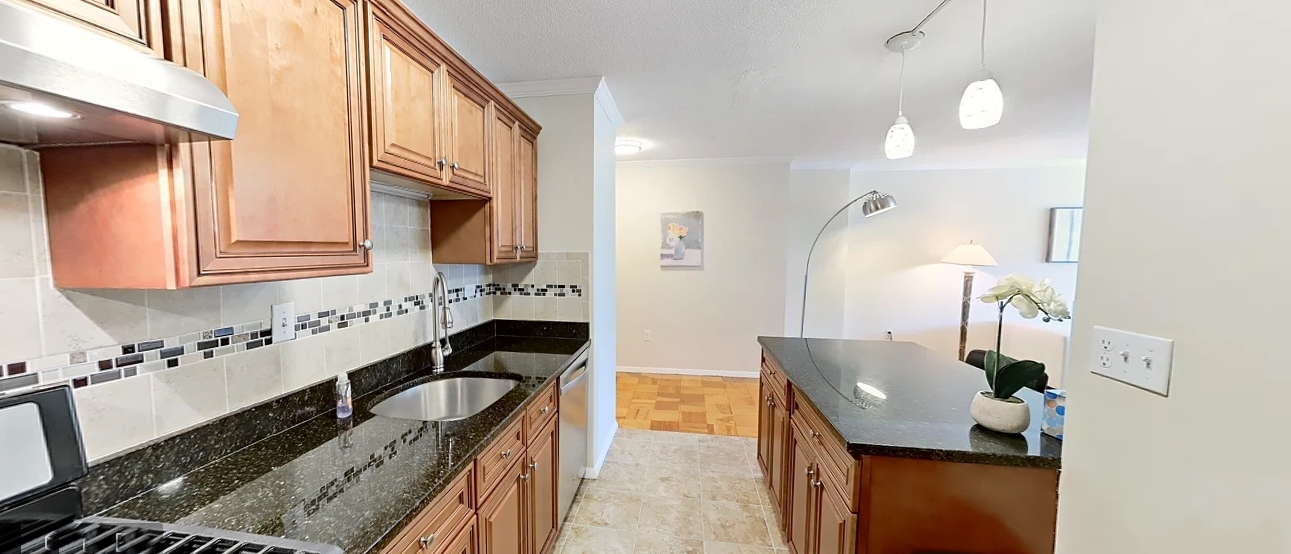 2 Hawthorne Pl, West End