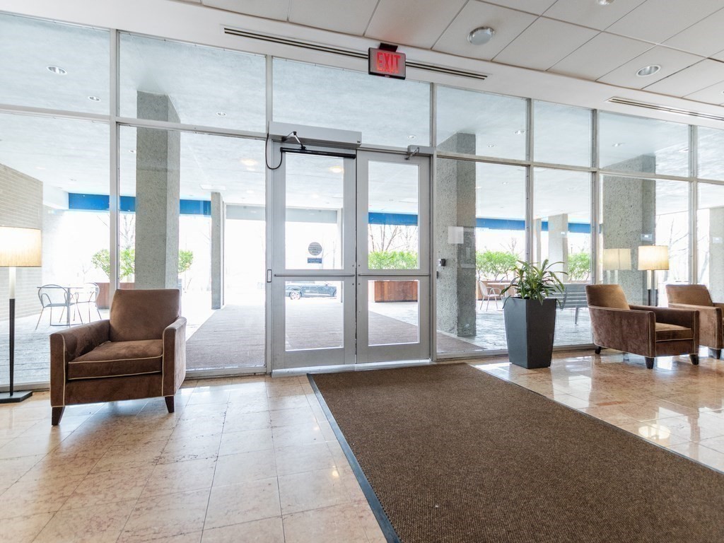 33 Pond Ave, Brookline Village