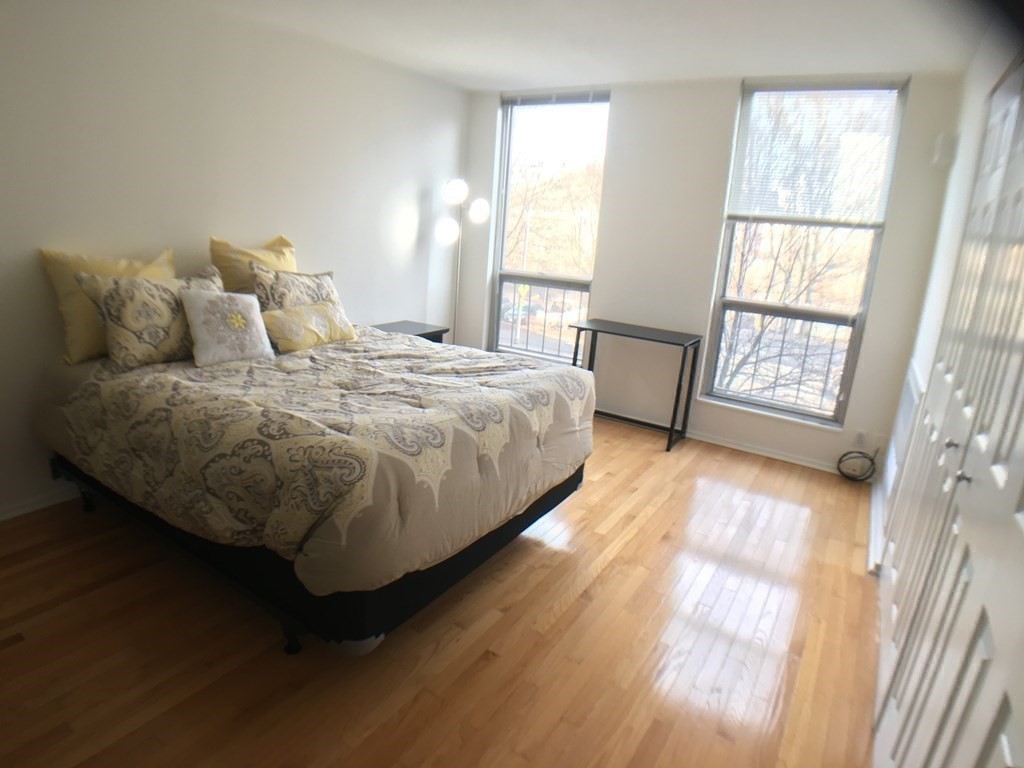 33 Pond Ave, Brookline Village