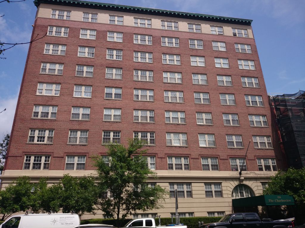 534 Beacon St, Fenway